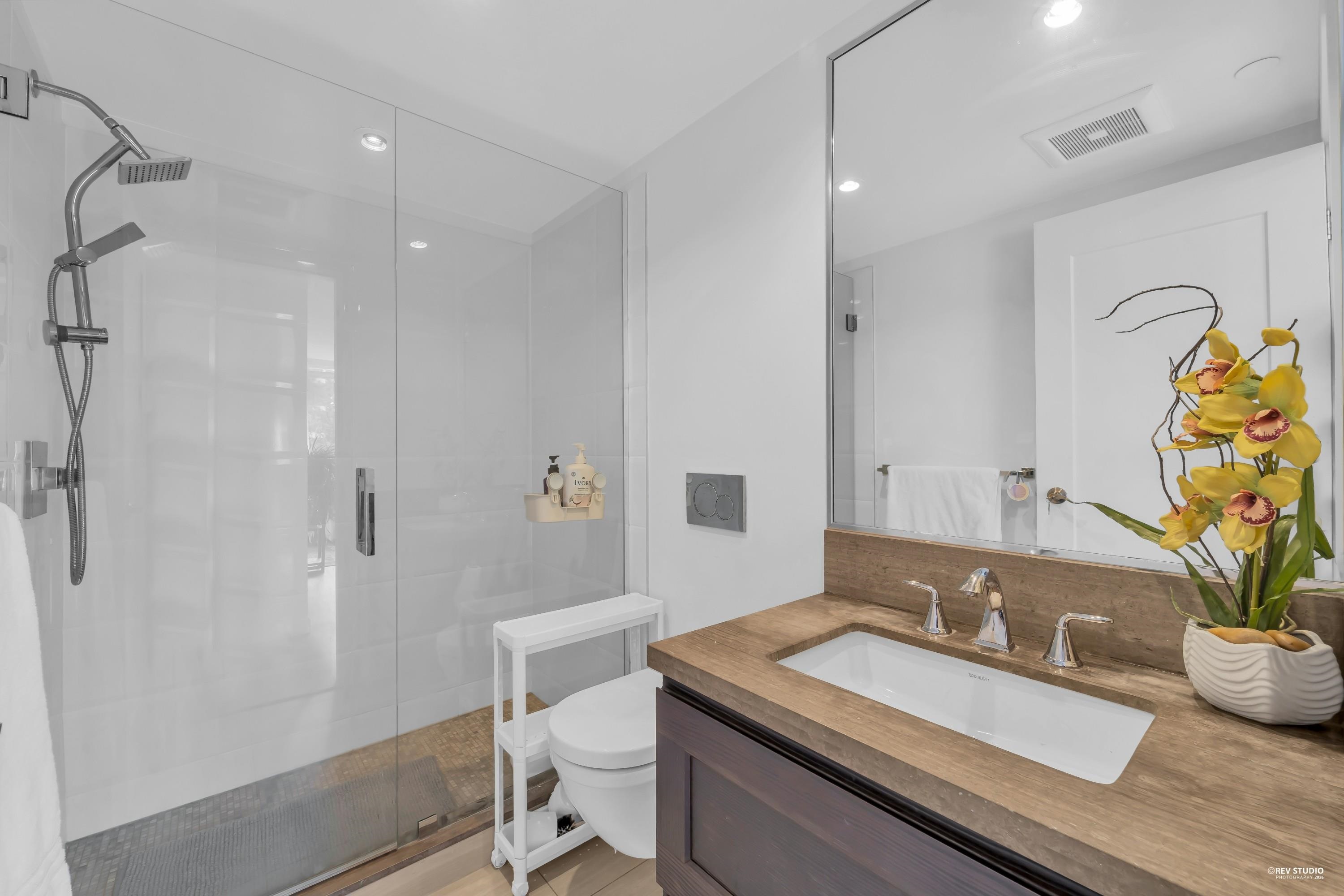 709 3355 BINNING ROAD Unit: 709