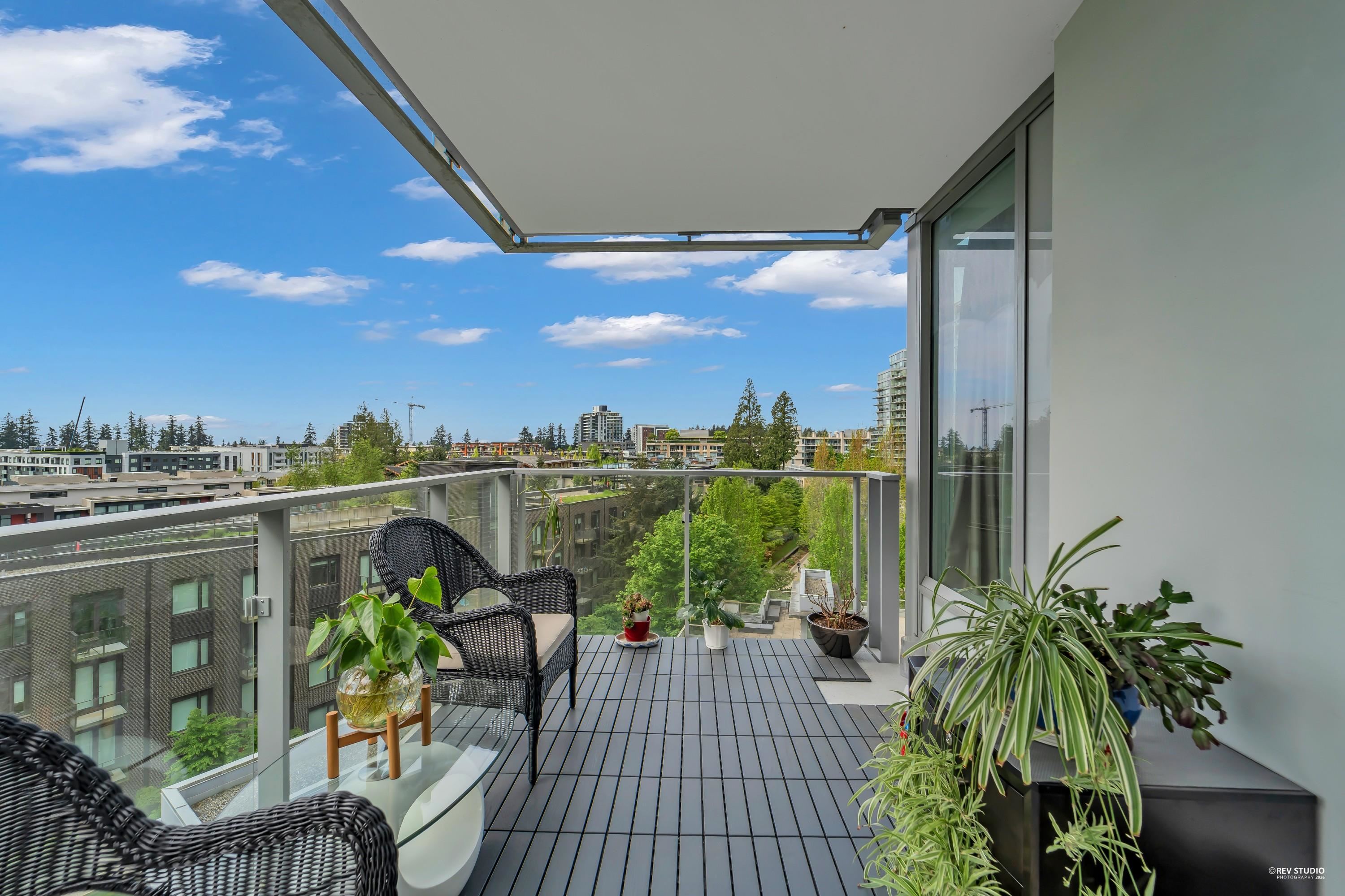 709 3355 BINNING ROAD Unit: 709