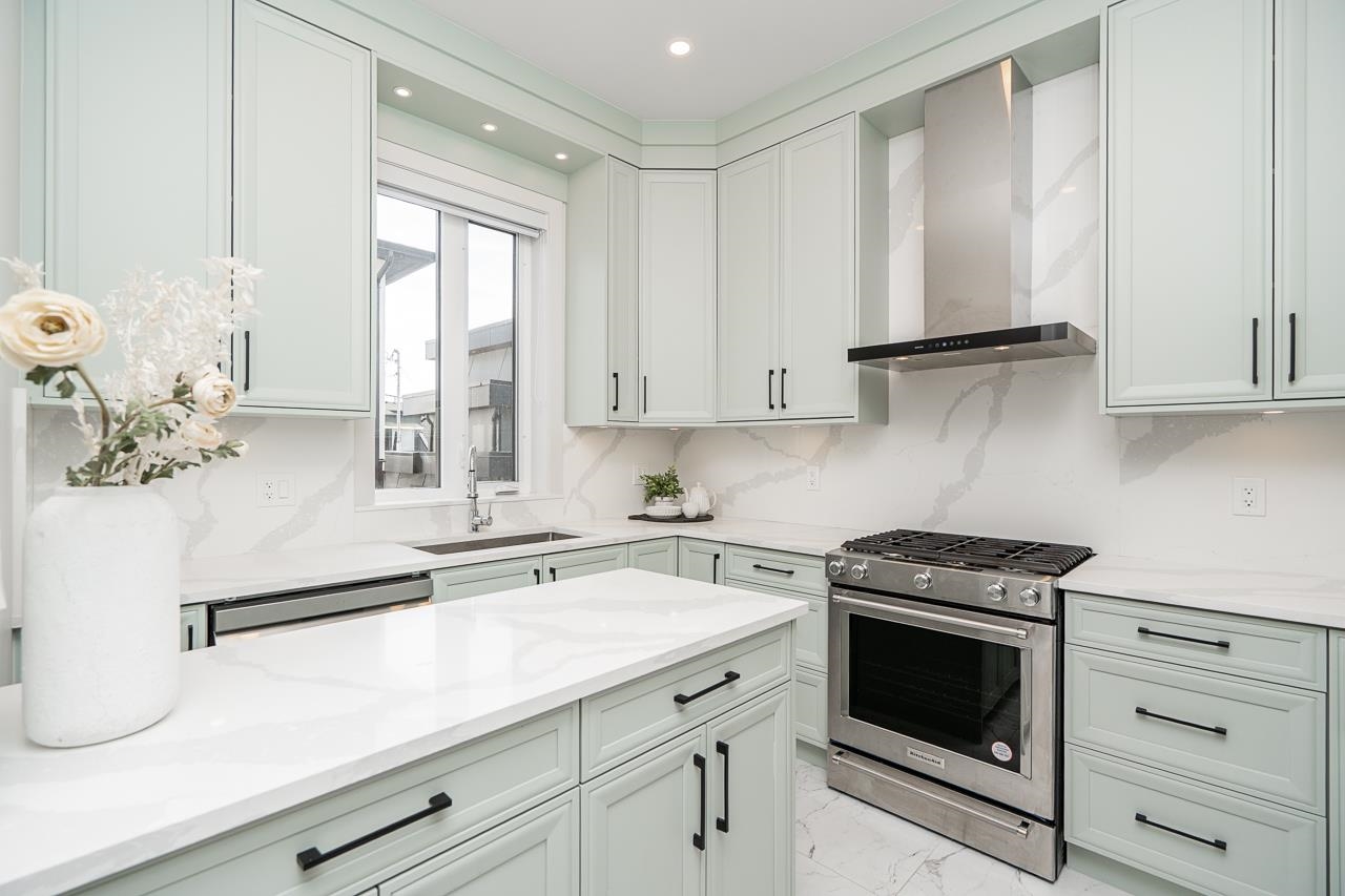 48 E 57TH AVENUE