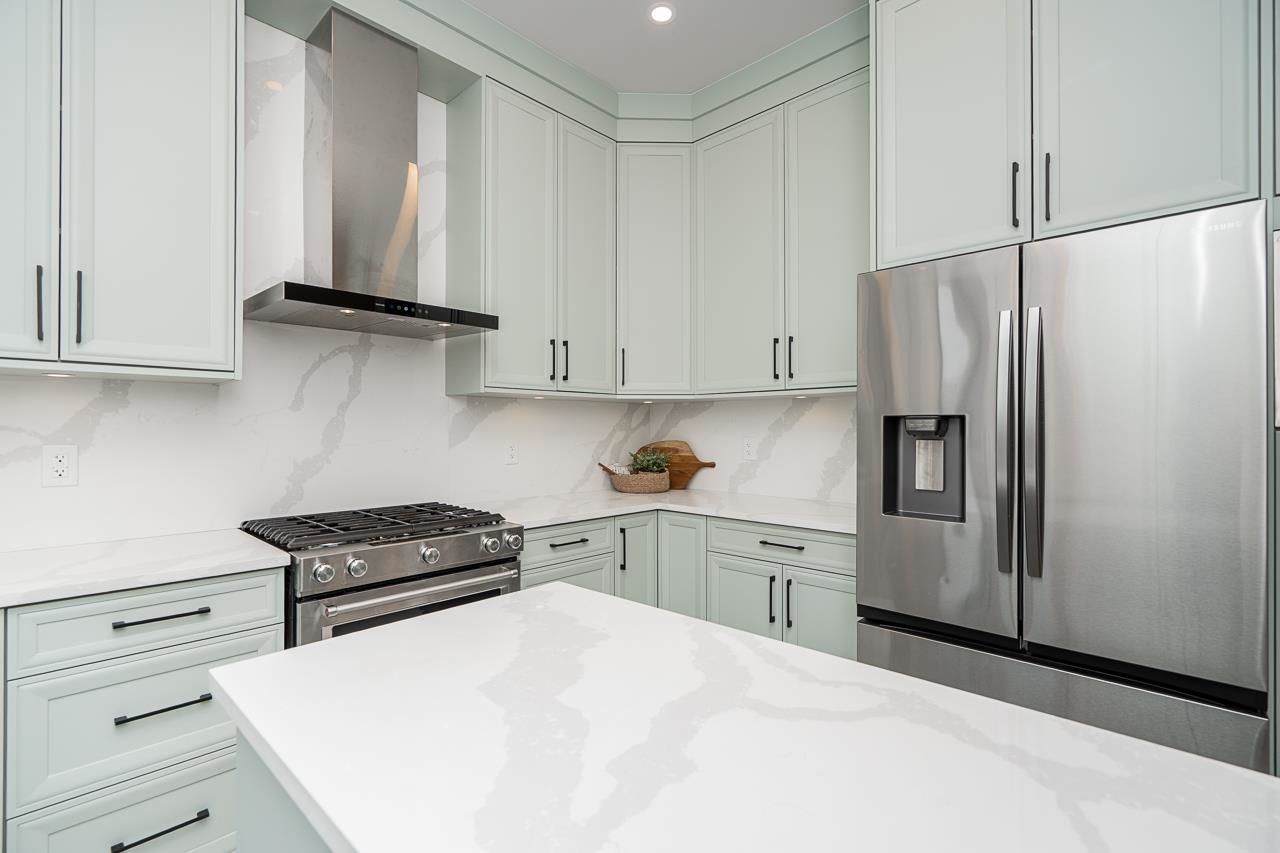 48 E 57TH AVENUE