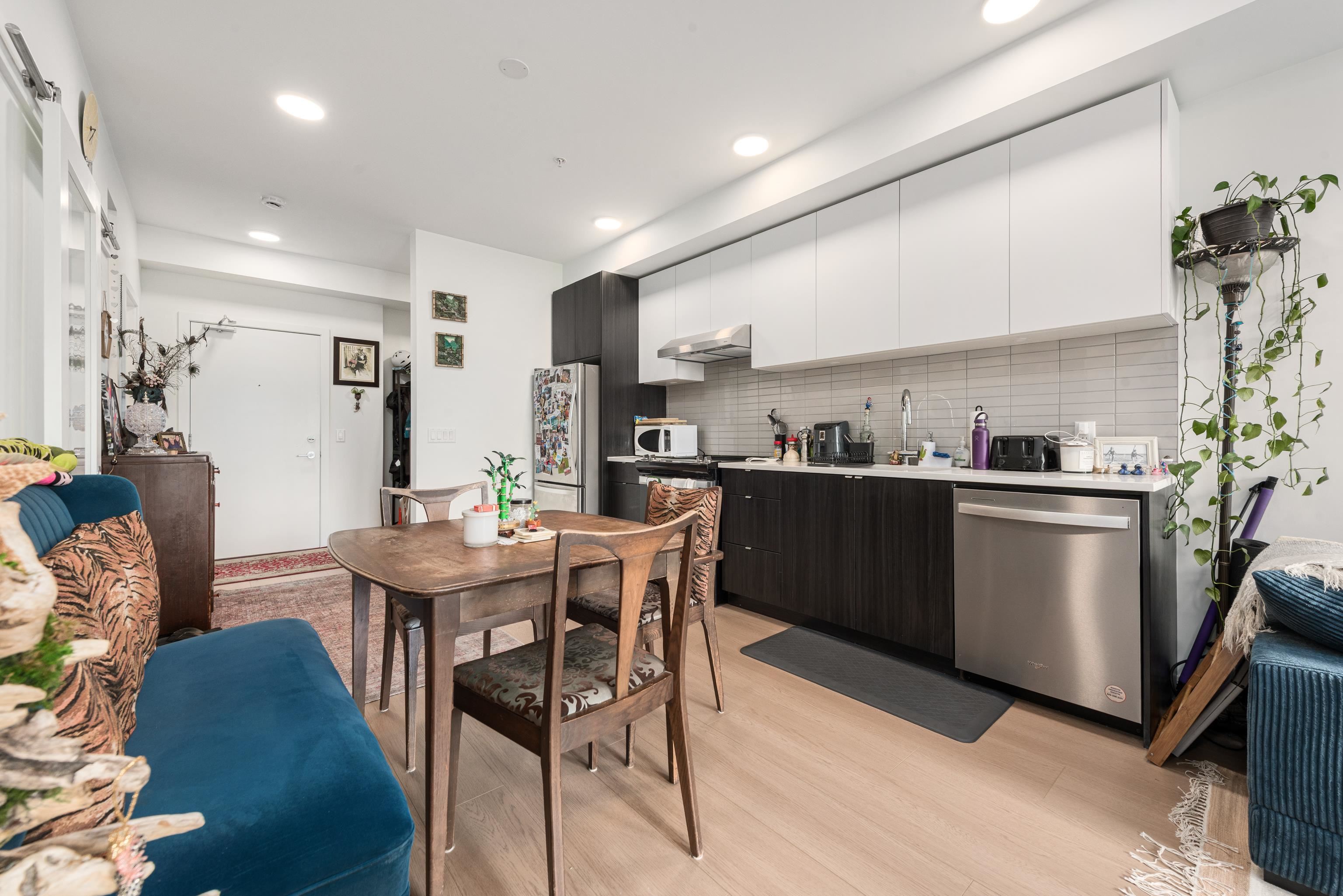 402 37994 SECOND AVENUE Unit: 402