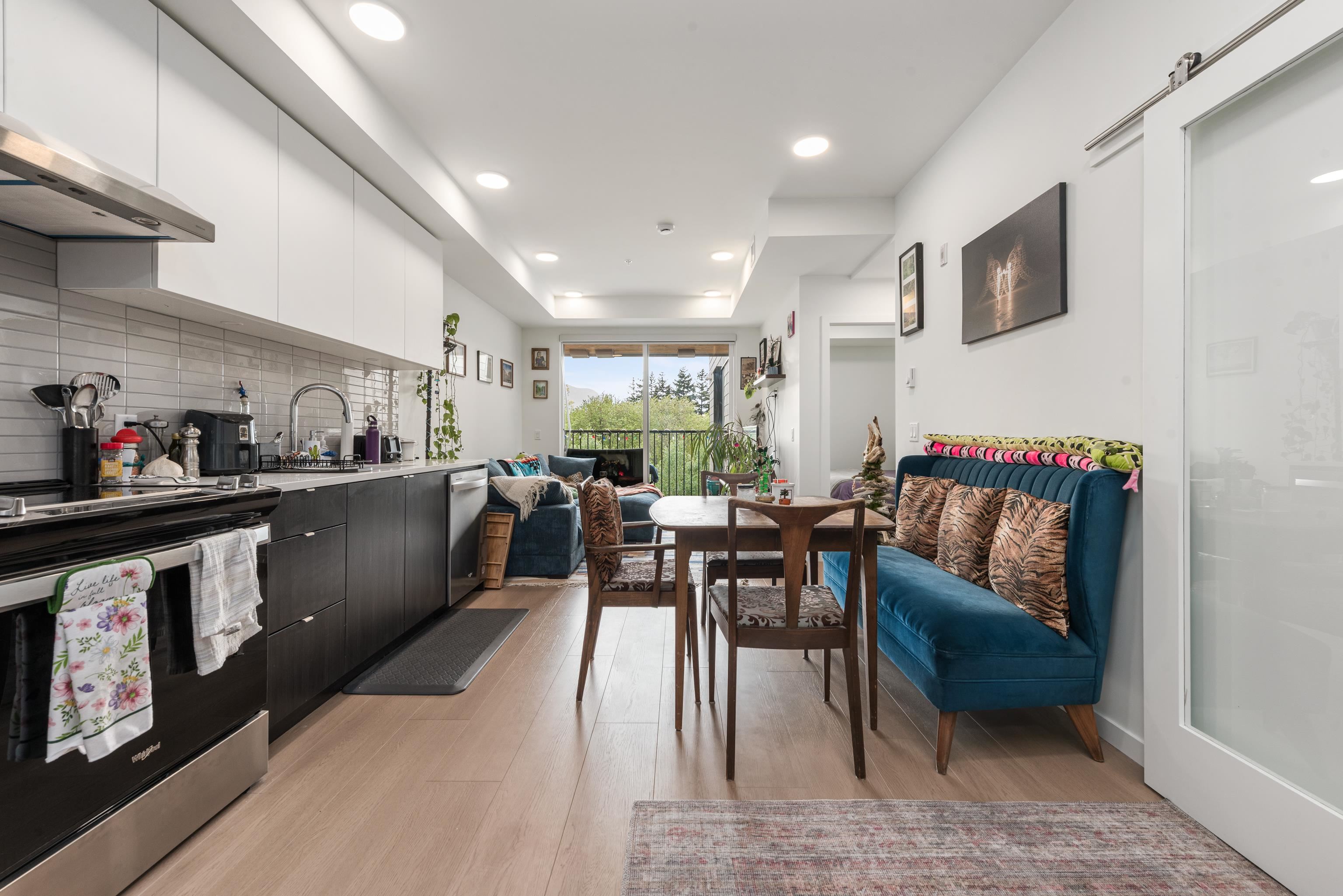 402 37994 SECOND AVENUE Unit: 402