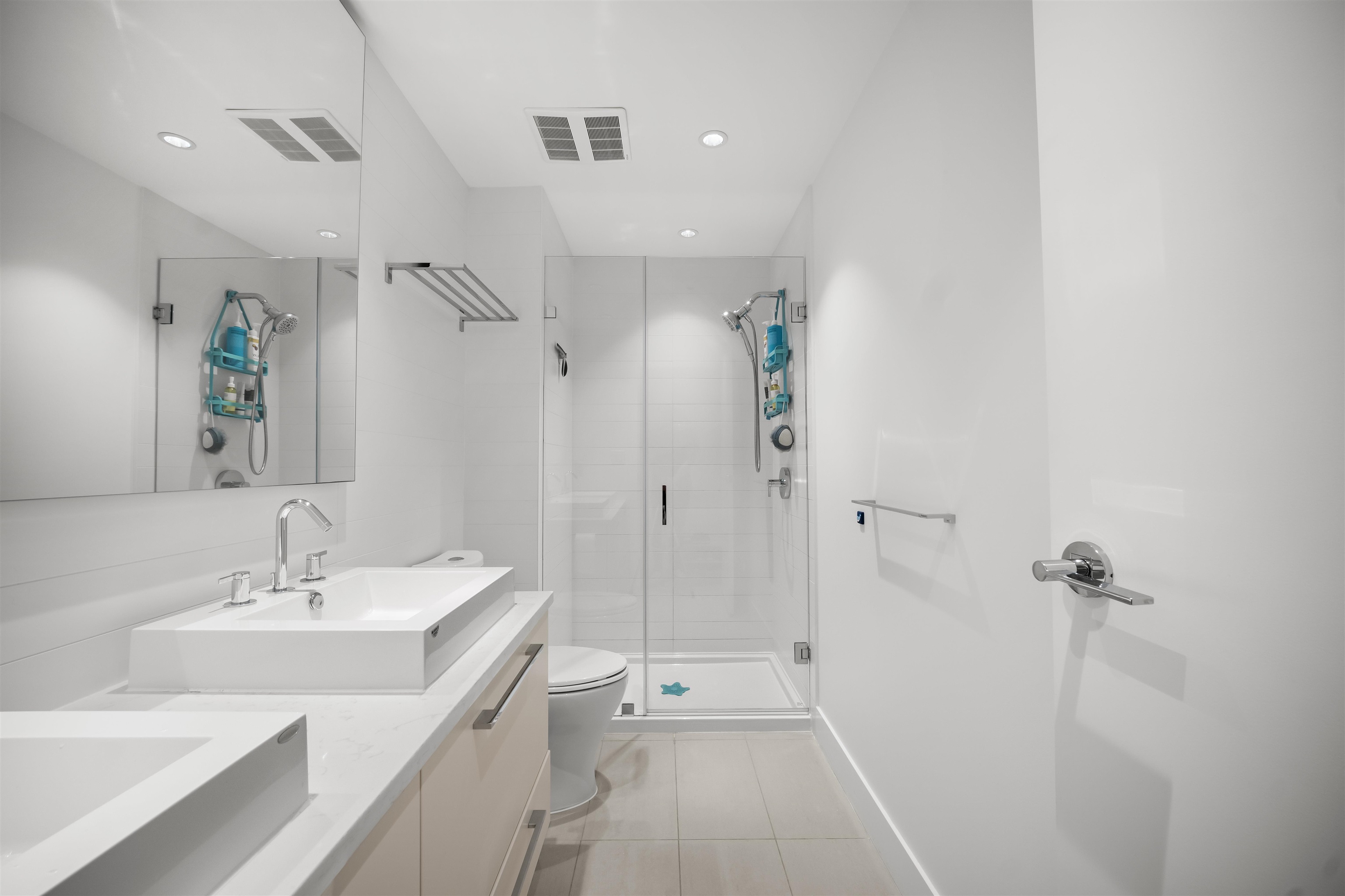 2006 7388 KINGSWAY Unit: 2006
