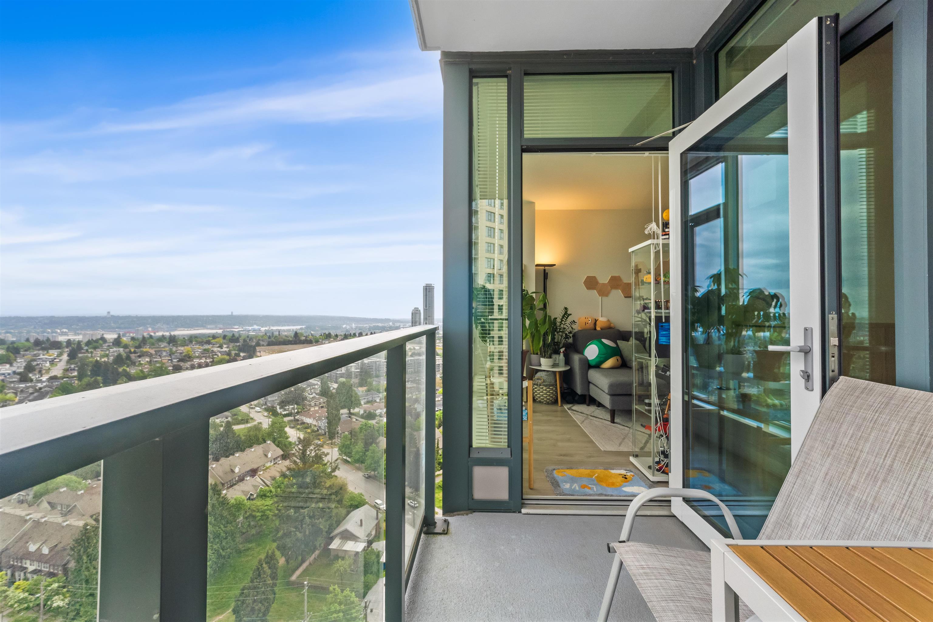 2006 7388 KINGSWAY Unit: 2006