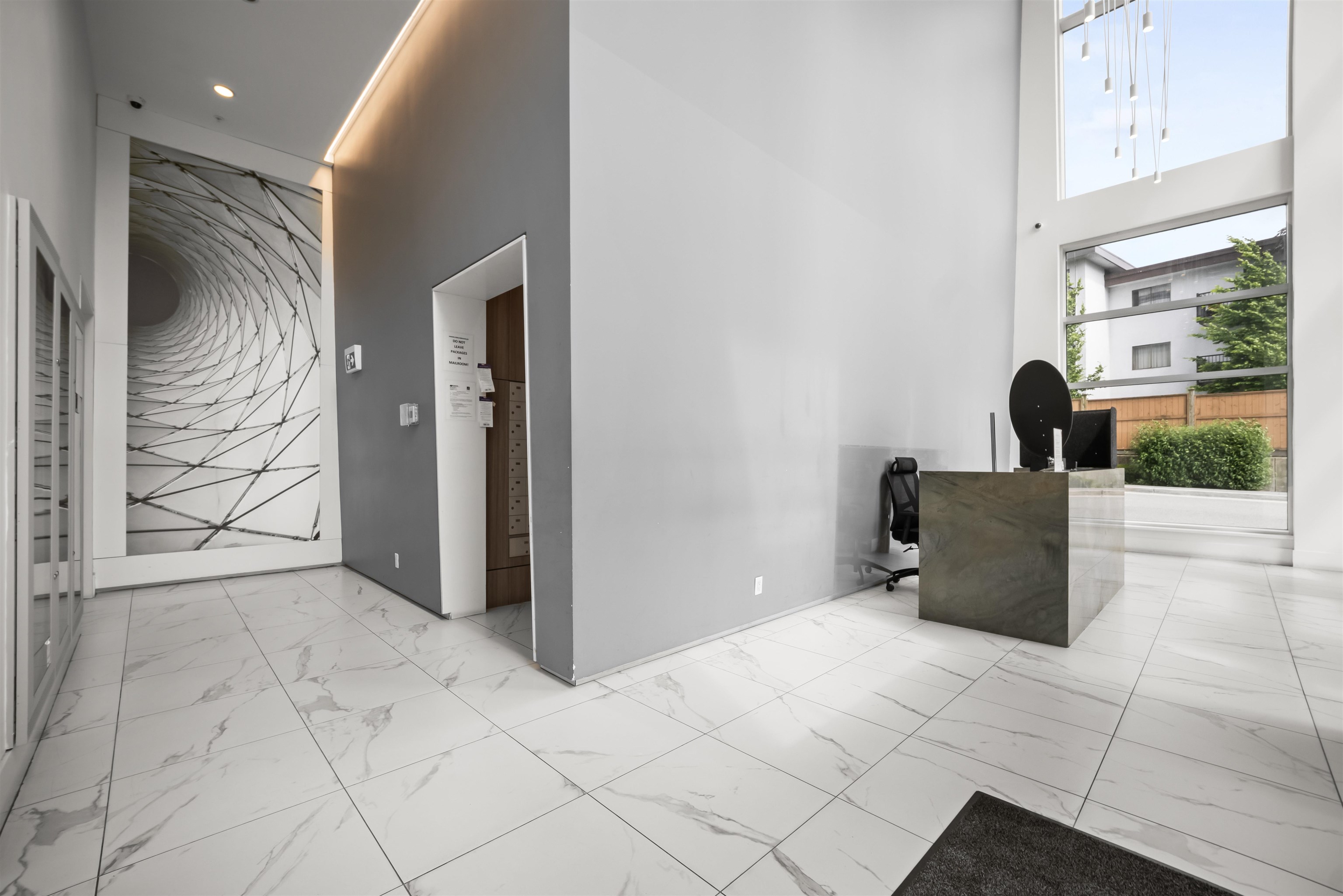 2006 7388 KINGSWAY Unit: 2006