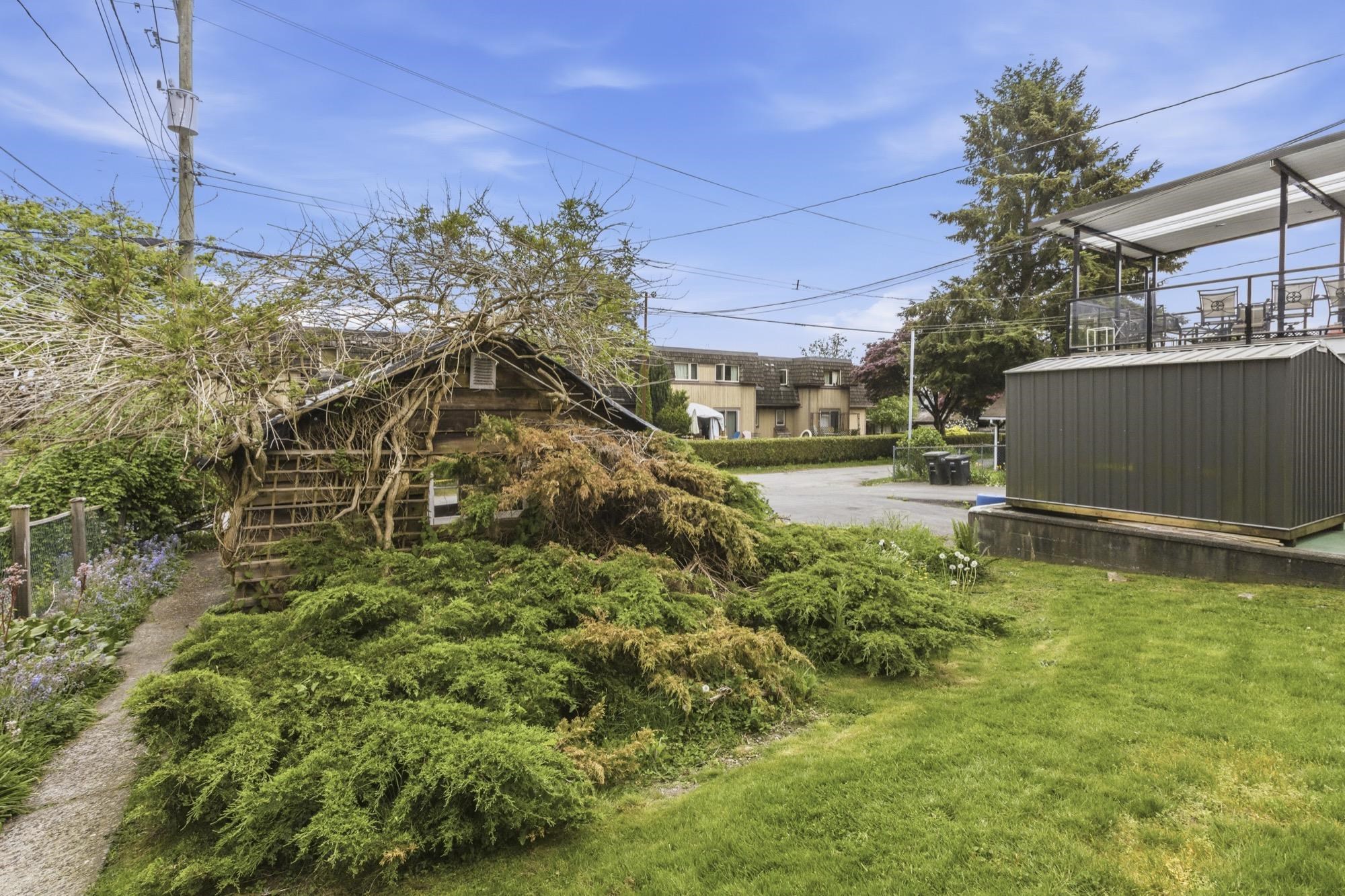 36 WARWICK AVENUE