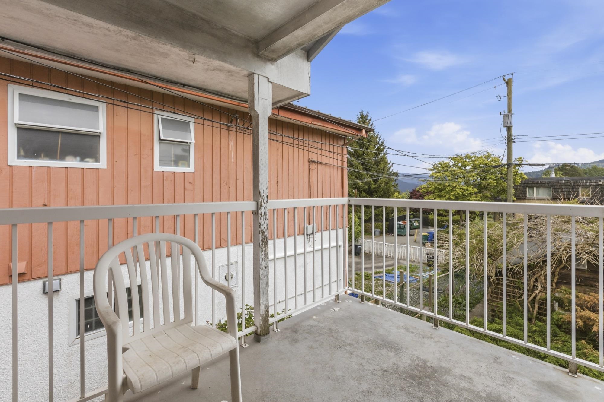 36 WARWICK AVENUE