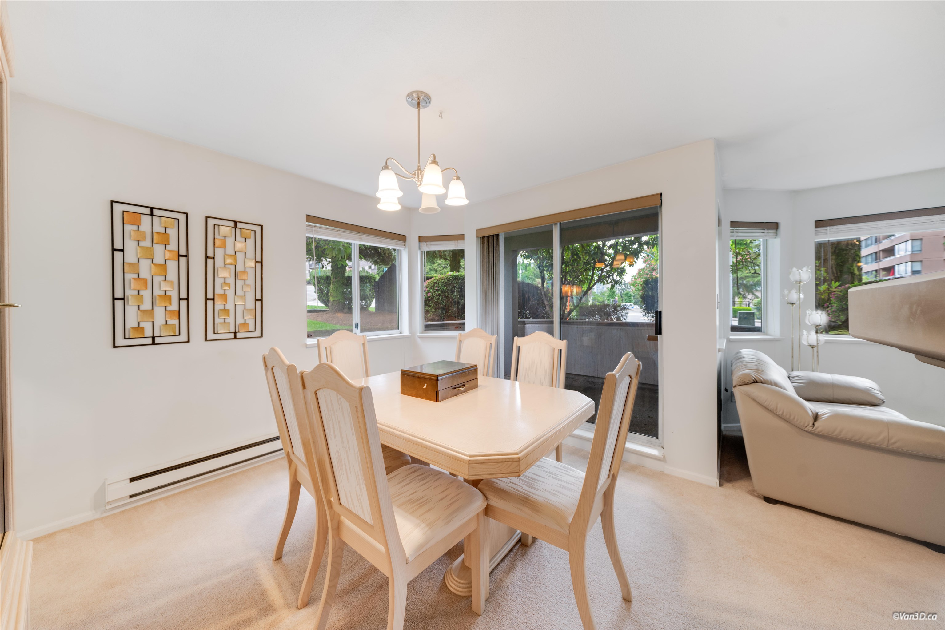 101 525 AUSTIN AVENUE Unit: 101
