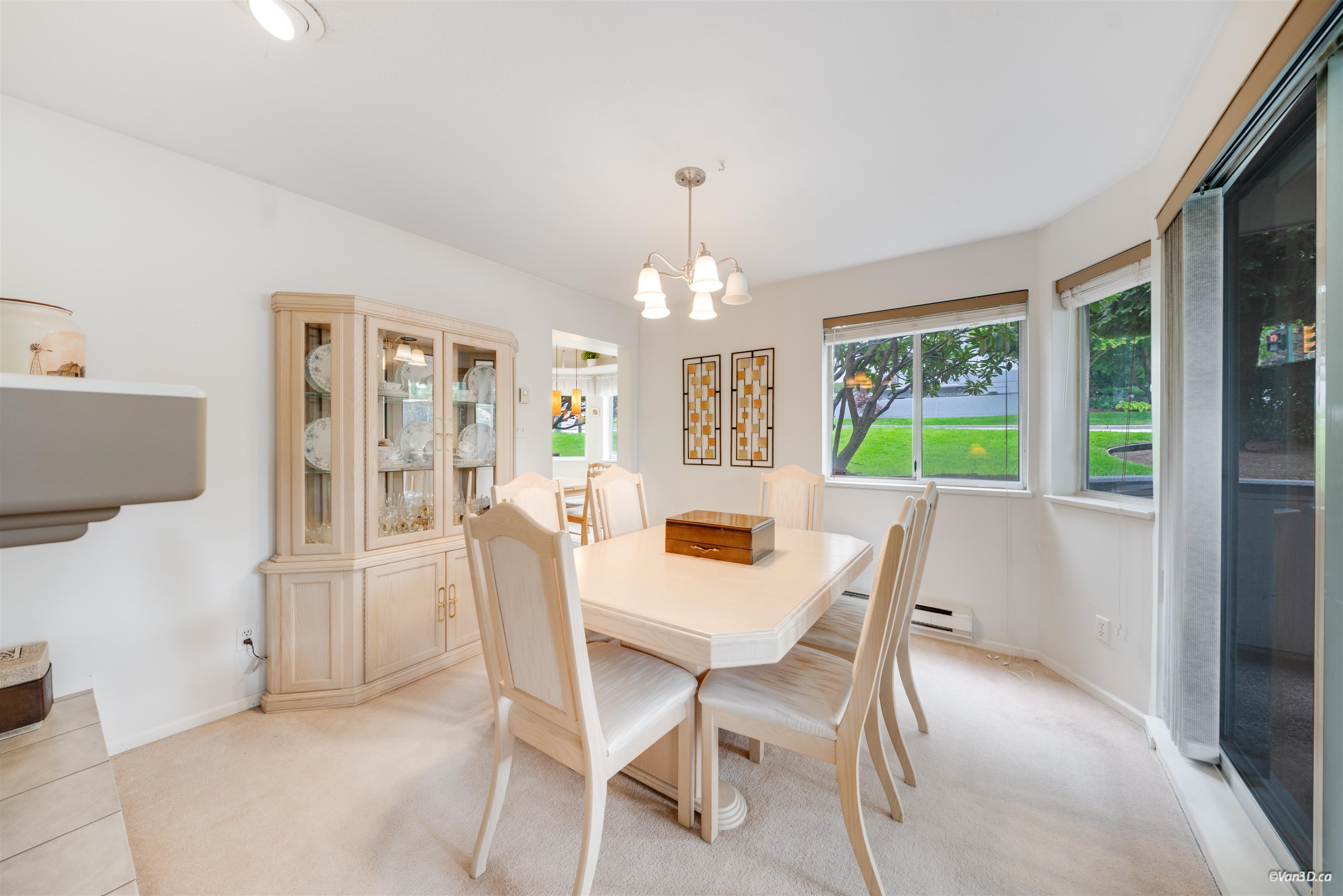 101 525 AUSTIN AVENUE Unit: 101