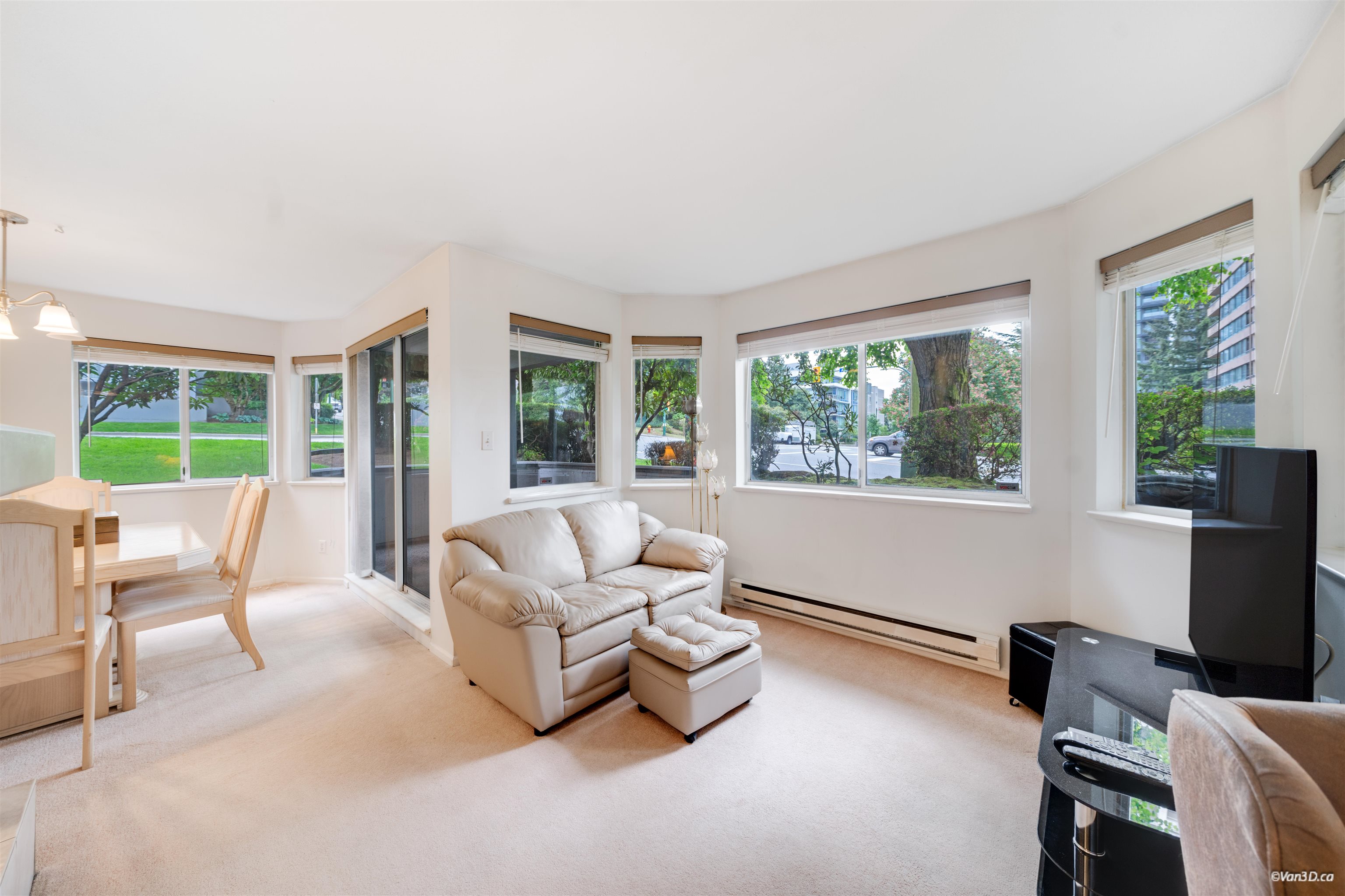 101 525 AUSTIN AVENUE Unit: 101