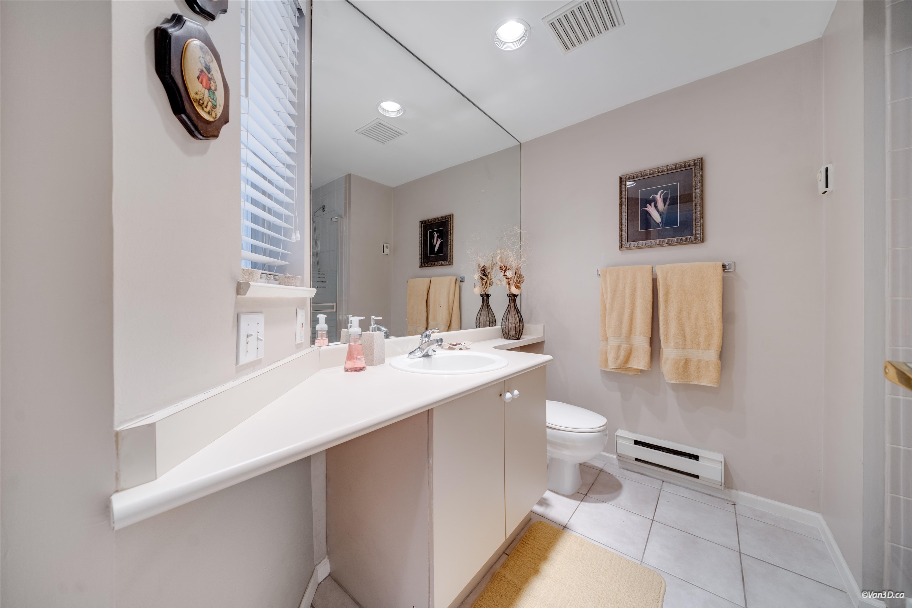 101 525 AUSTIN AVENUE Unit: 101