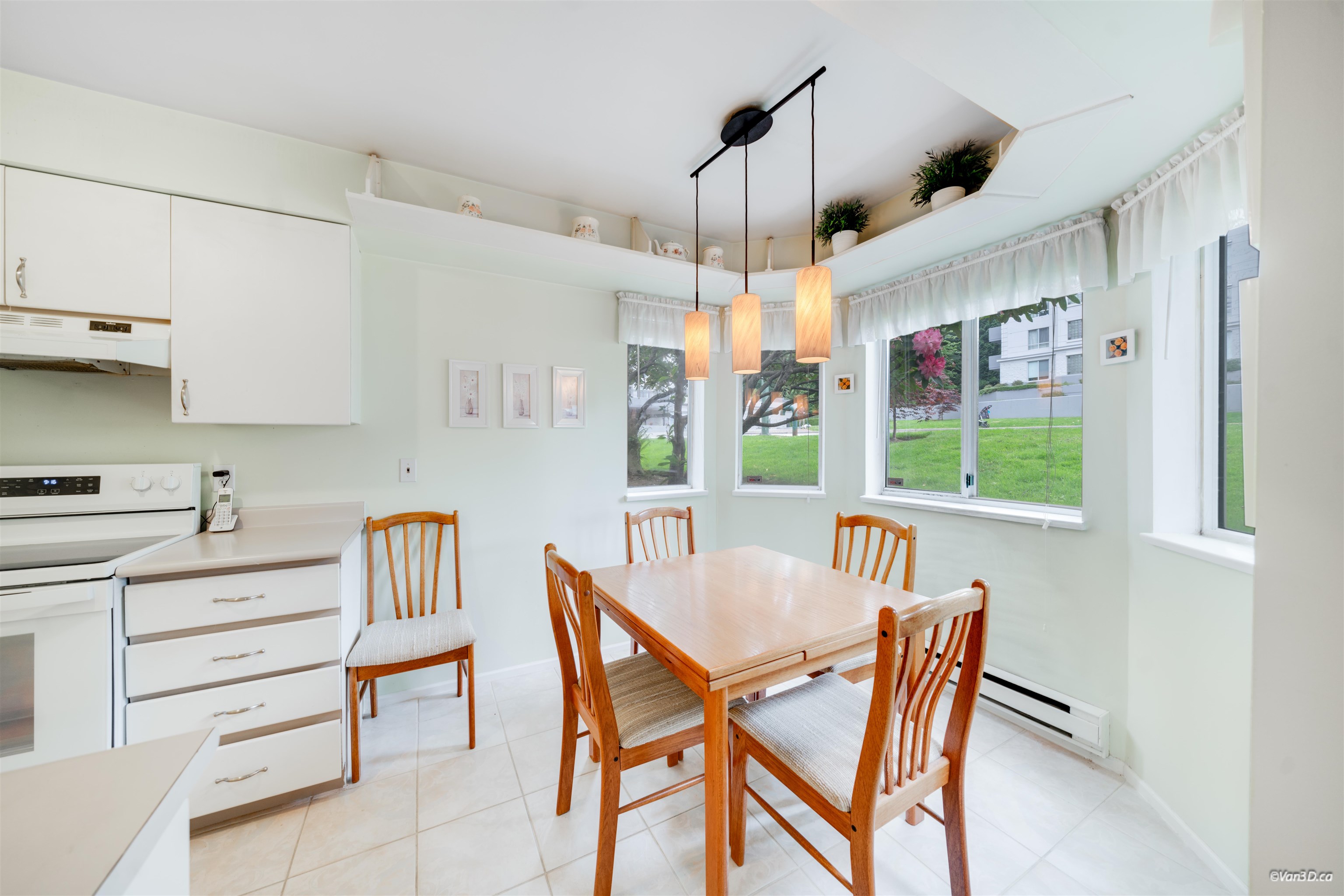 101 525 AUSTIN AVENUE Unit: 101