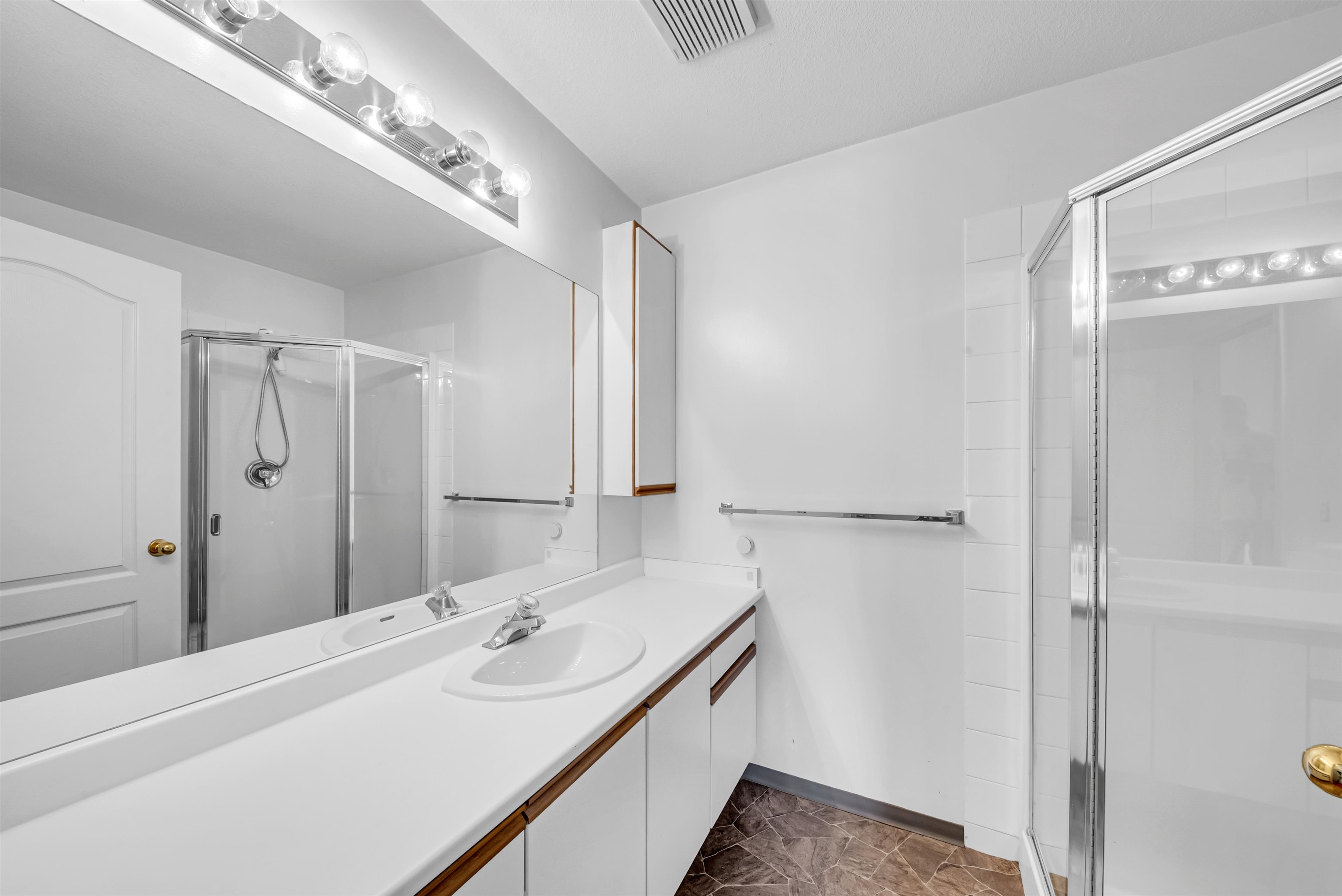 212 13918 72 AVENUE Unit: 212