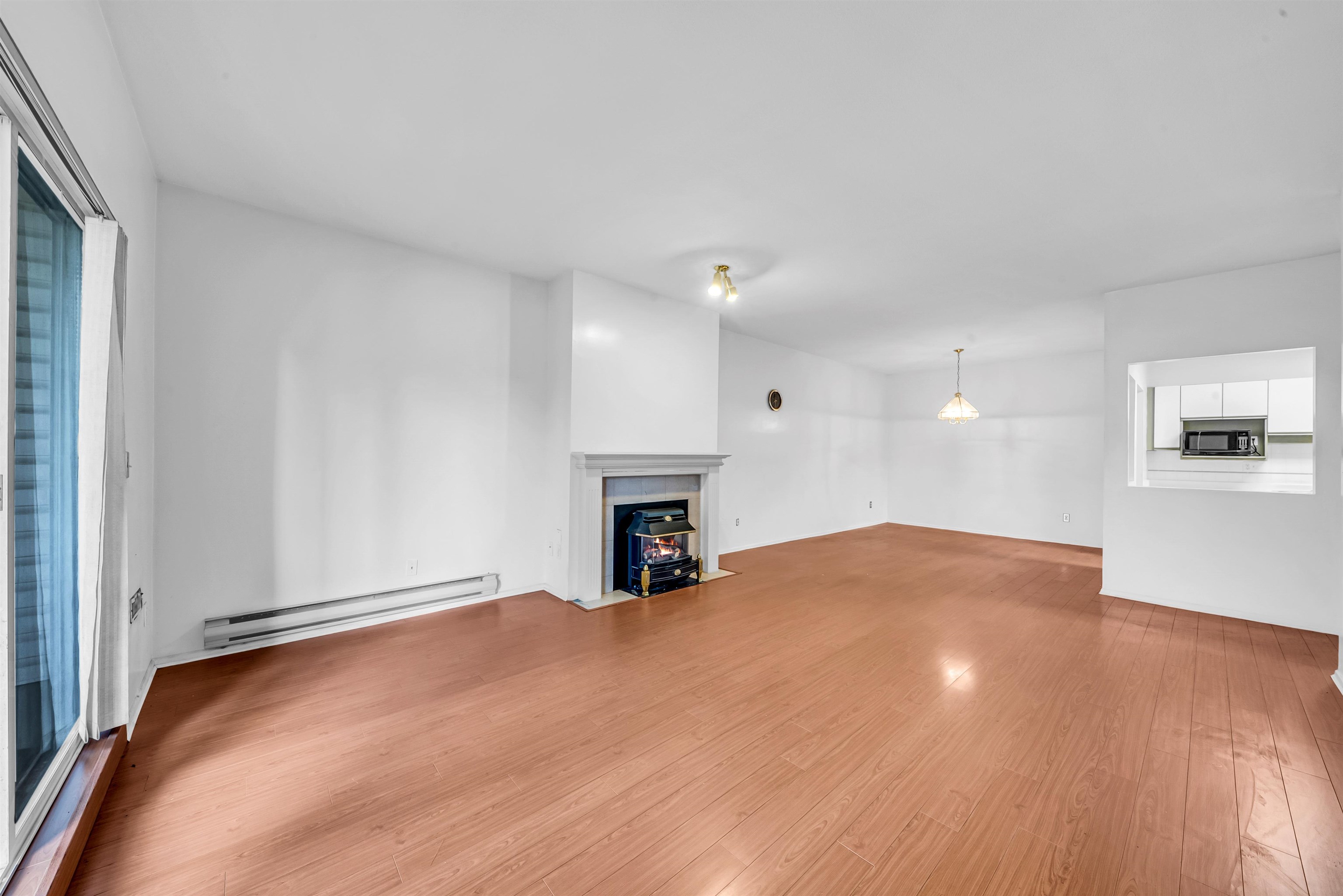 212 13918 72 AVENUE Unit: 212