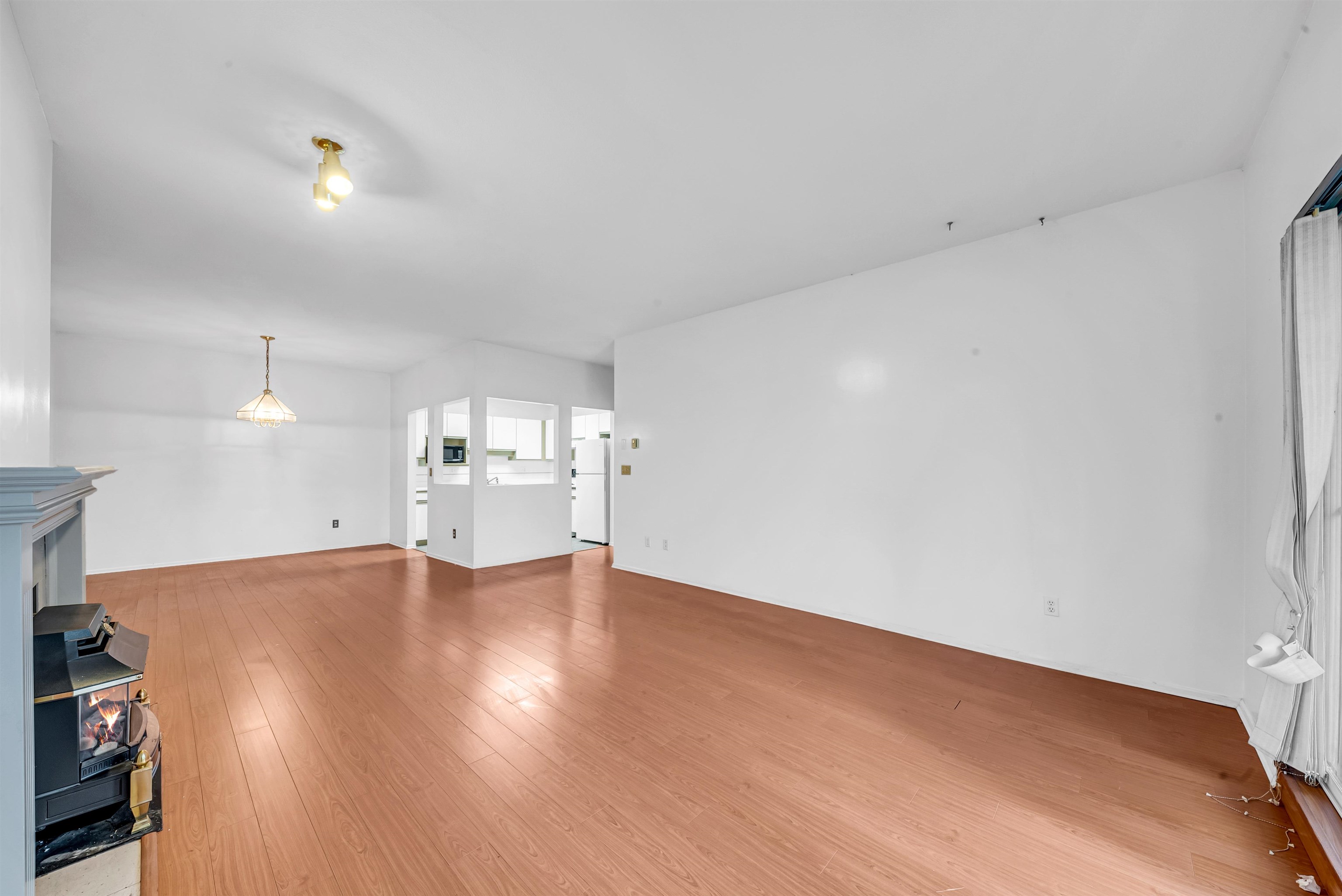 212 13918 72 AVENUE Unit: 212