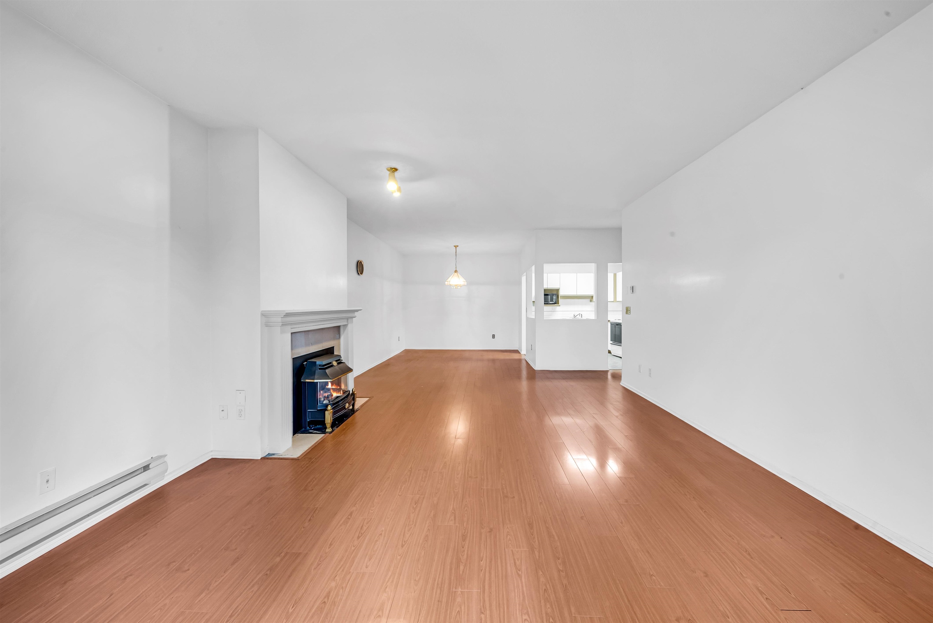 212 13918 72 AVENUE Unit: 212