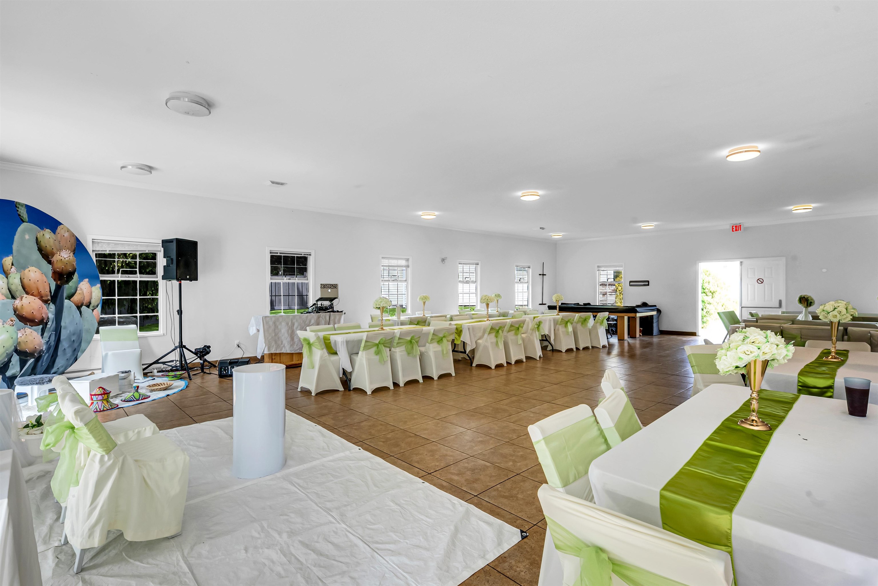 212 13918 72 AVENUE Unit: 212