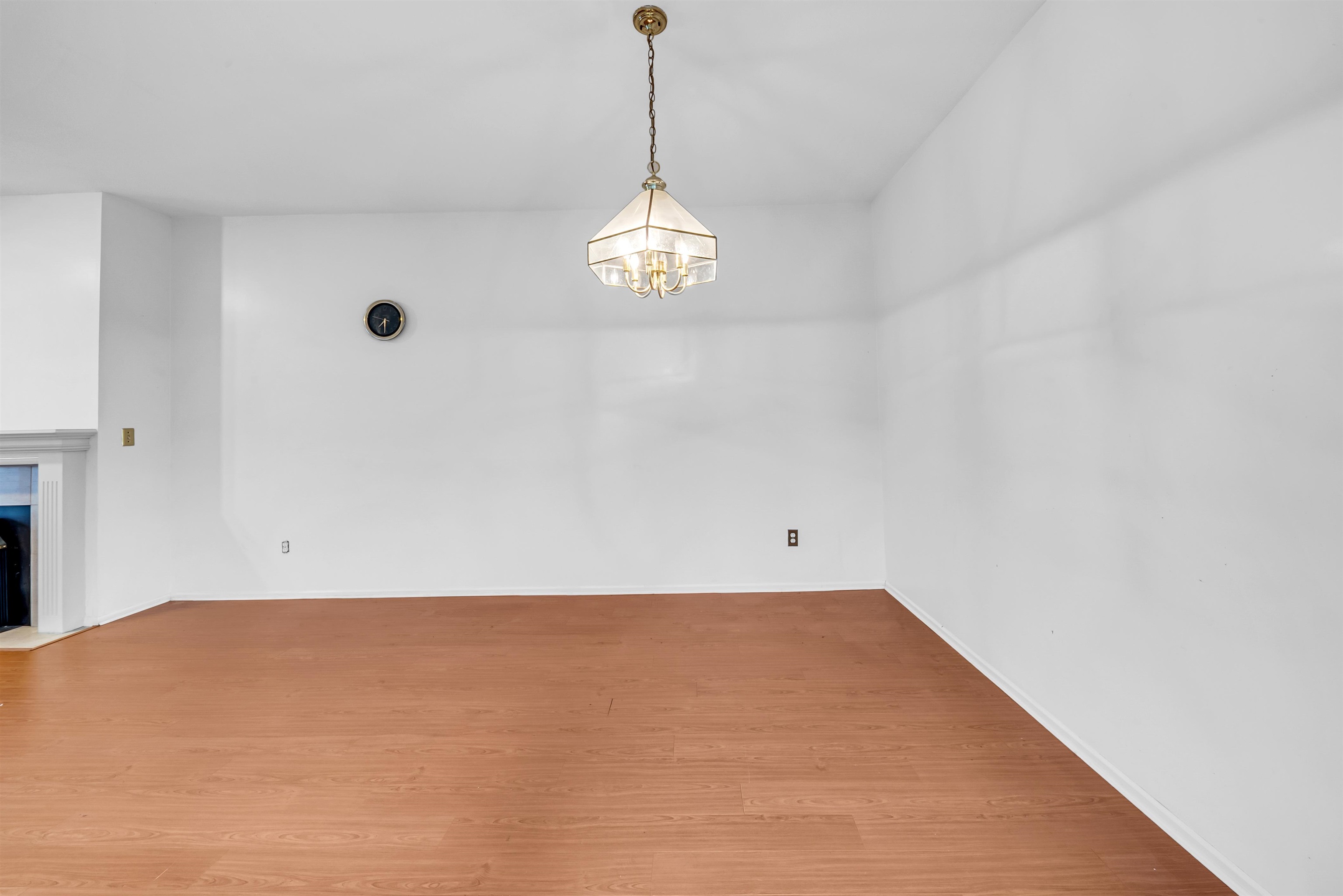 212 13918 72 AVENUE Unit: 212