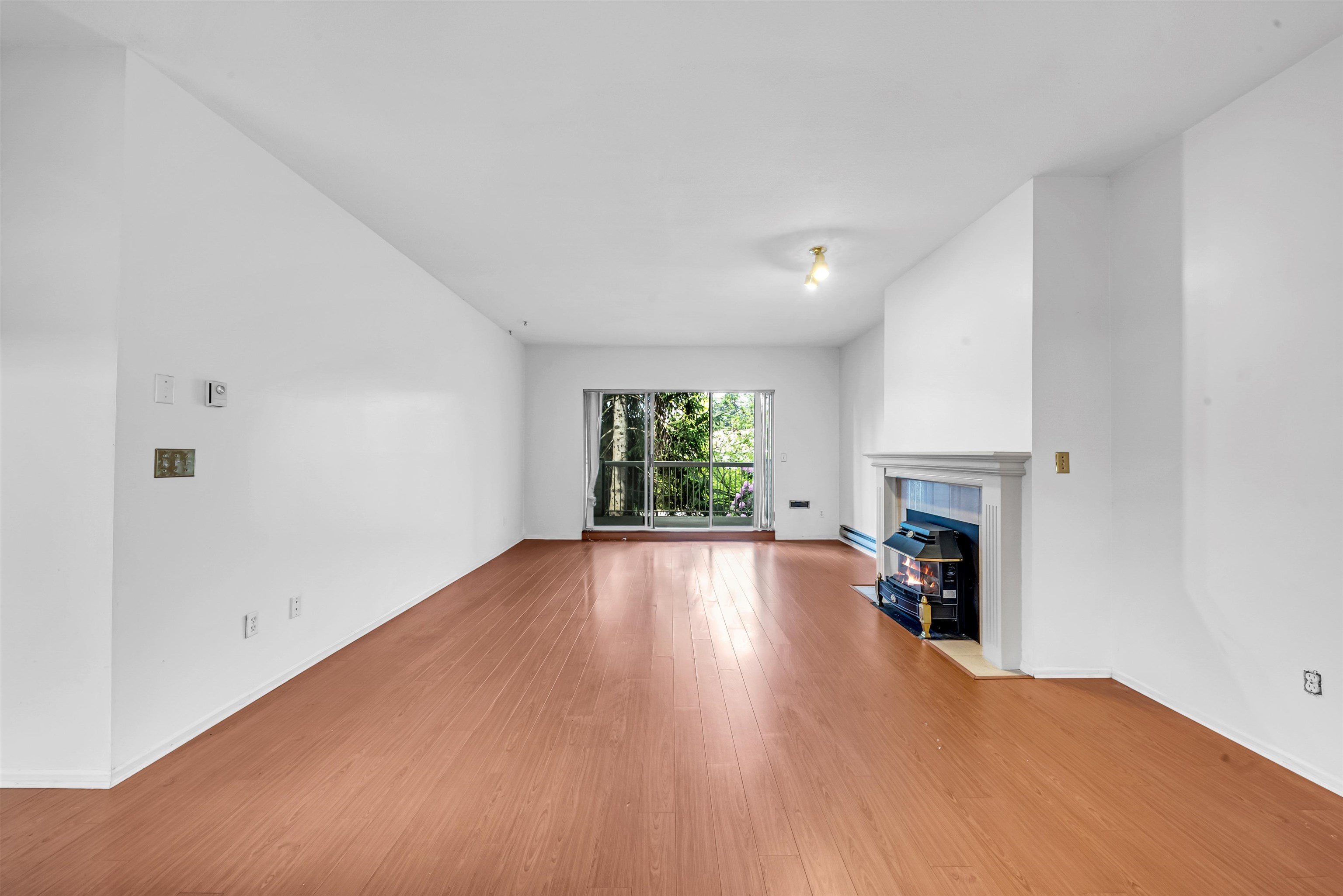 212 13918 72 AVENUE Unit: 212
