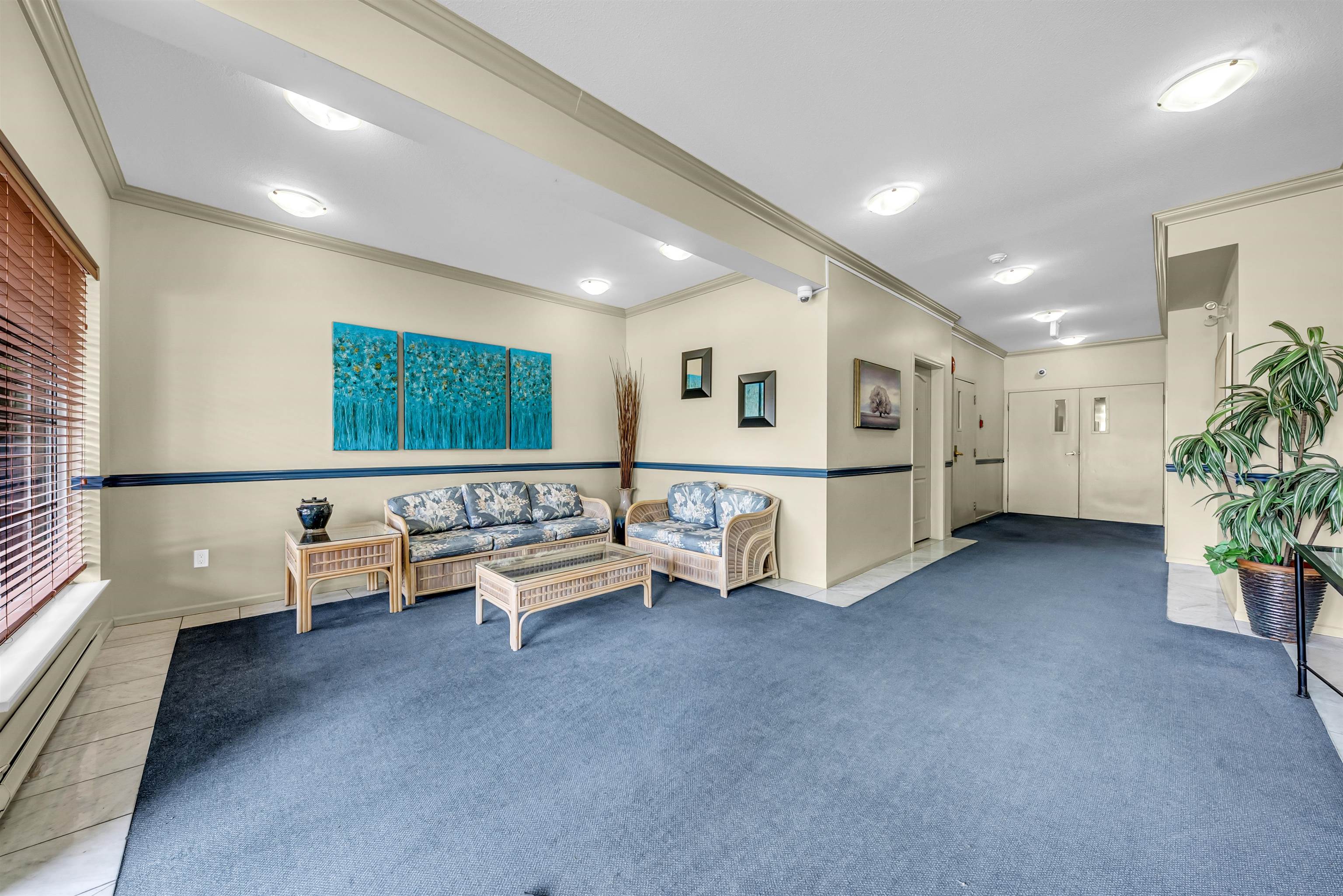 212 13918 72 AVENUE Unit: 212