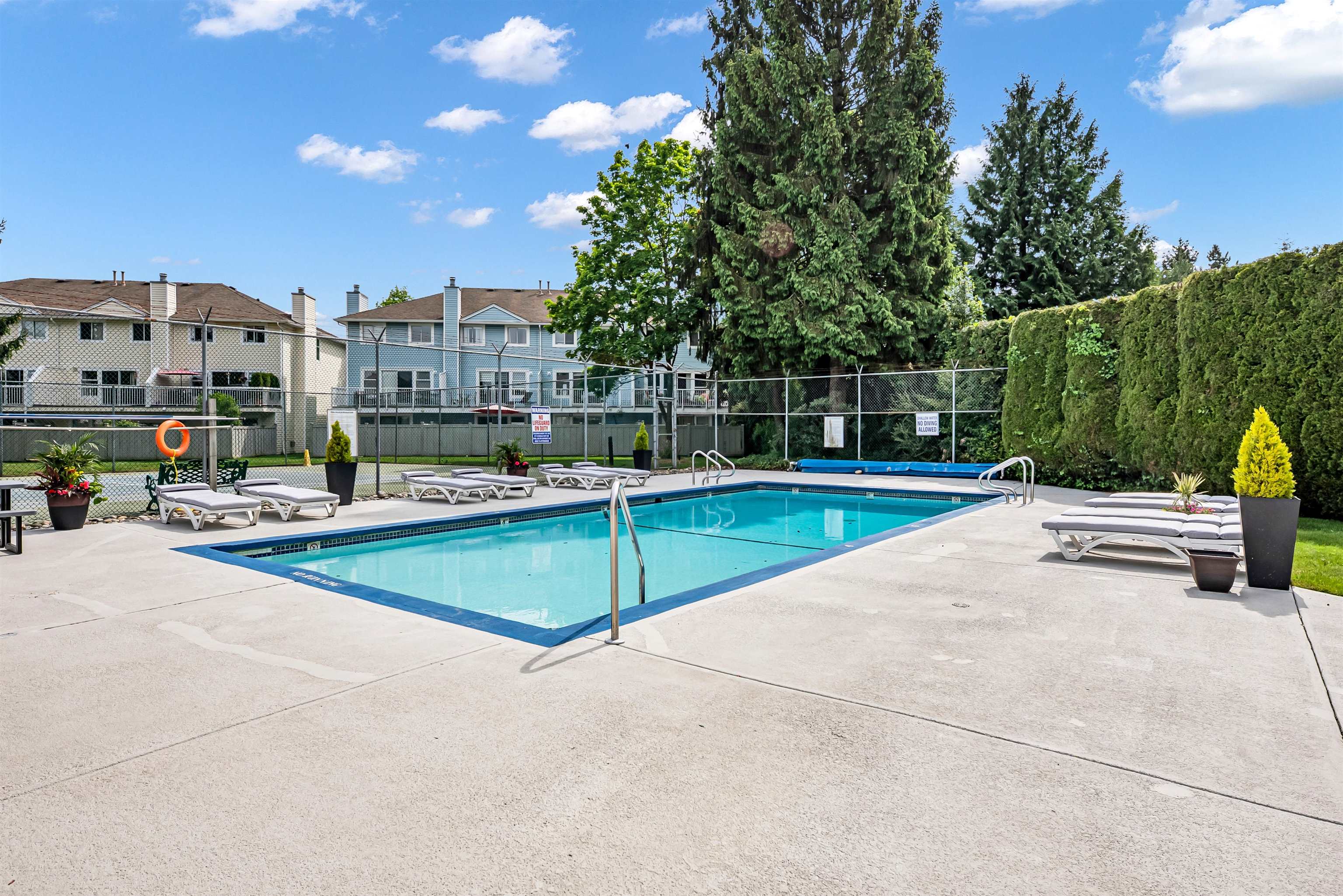 212 13918 72 AVENUE Unit: 212