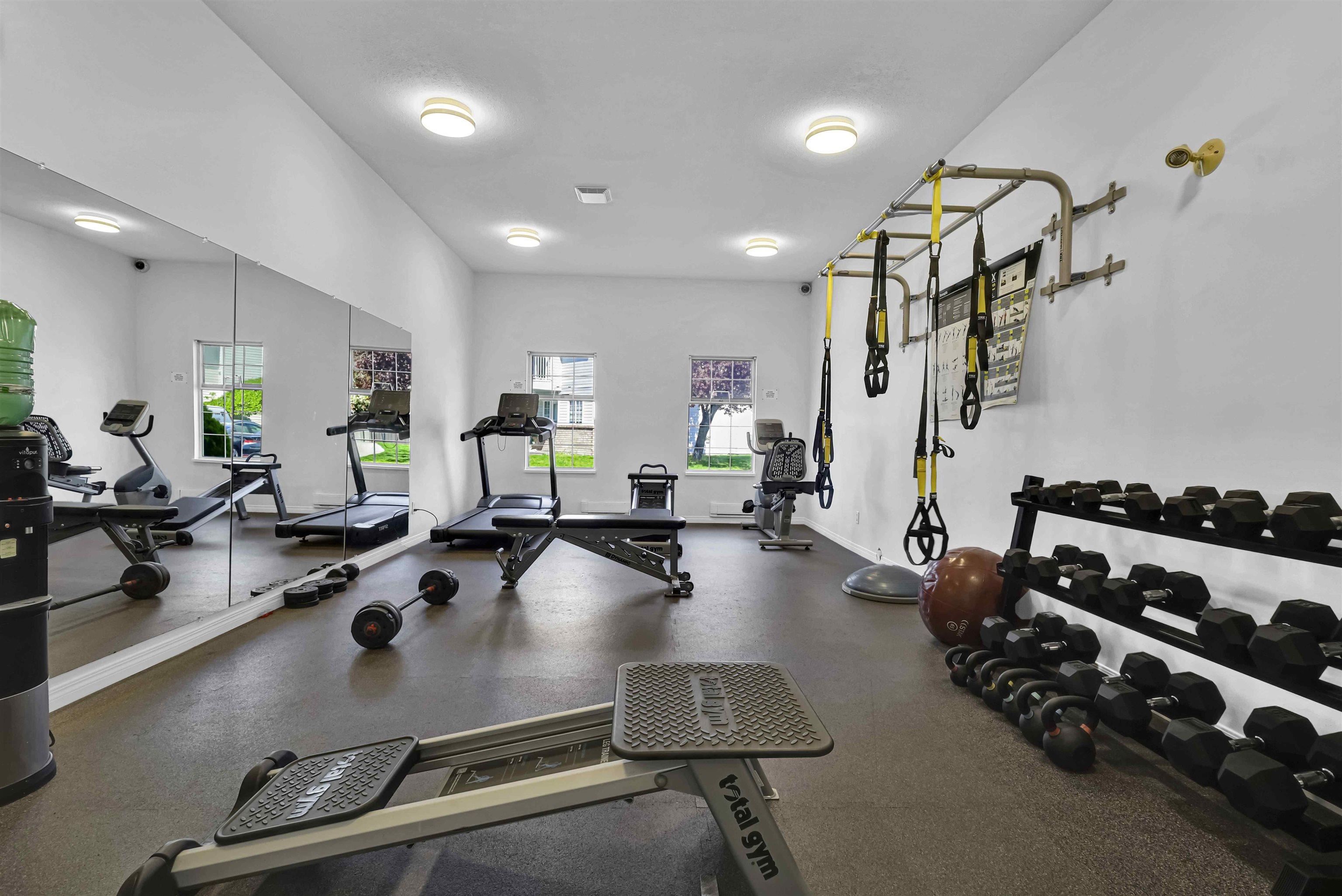 212 13918 72 AVENUE Unit: 212