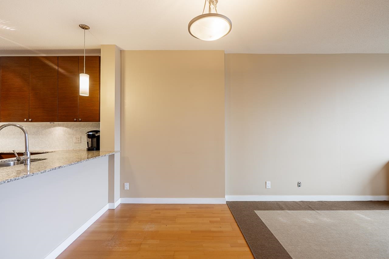 1701 400 CAPILANO ROAD Unit: 1701