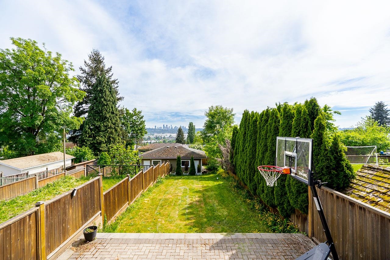 1124 ROCHESTER AVENUE