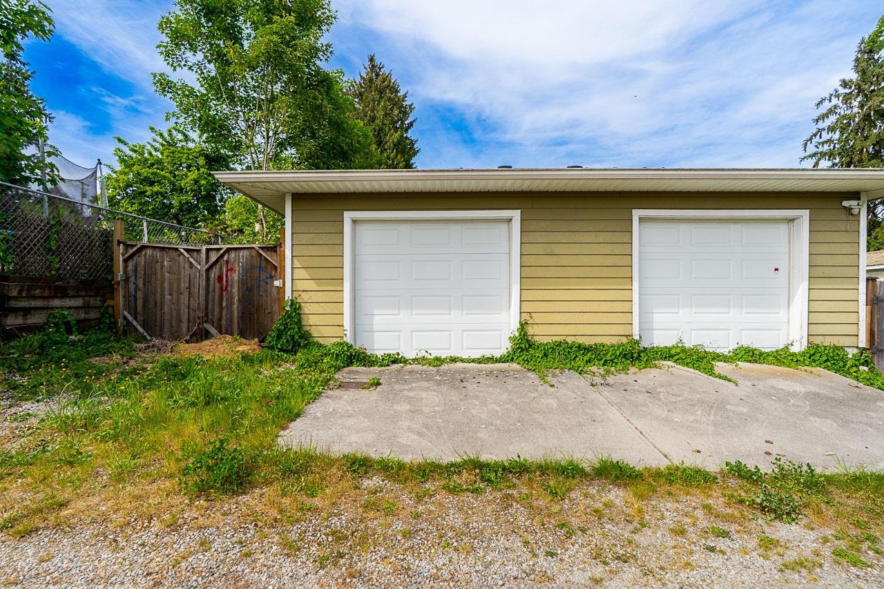1124 ROCHESTER AVENUE