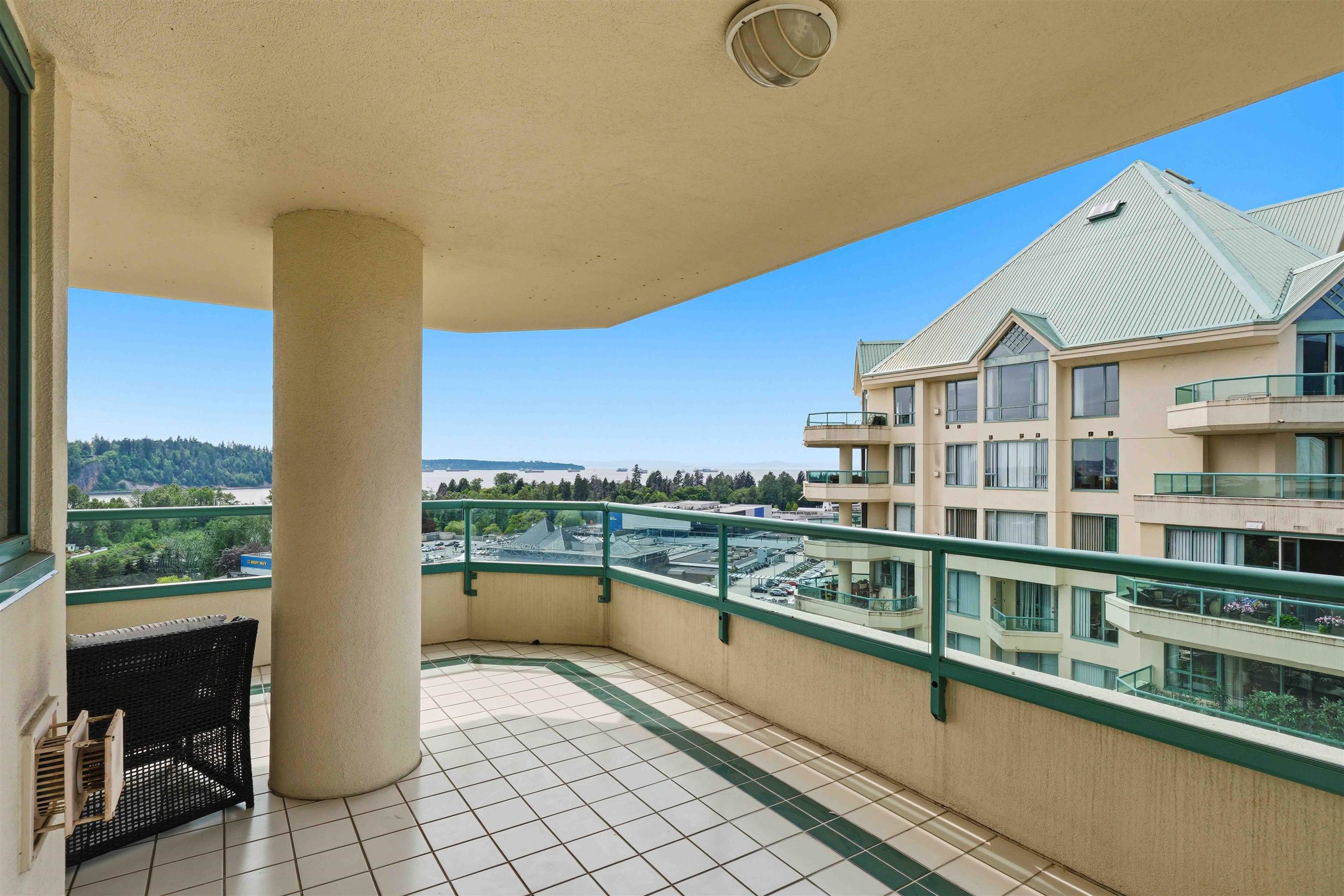 18D 338 TAYLOR WAY Unit: 18D