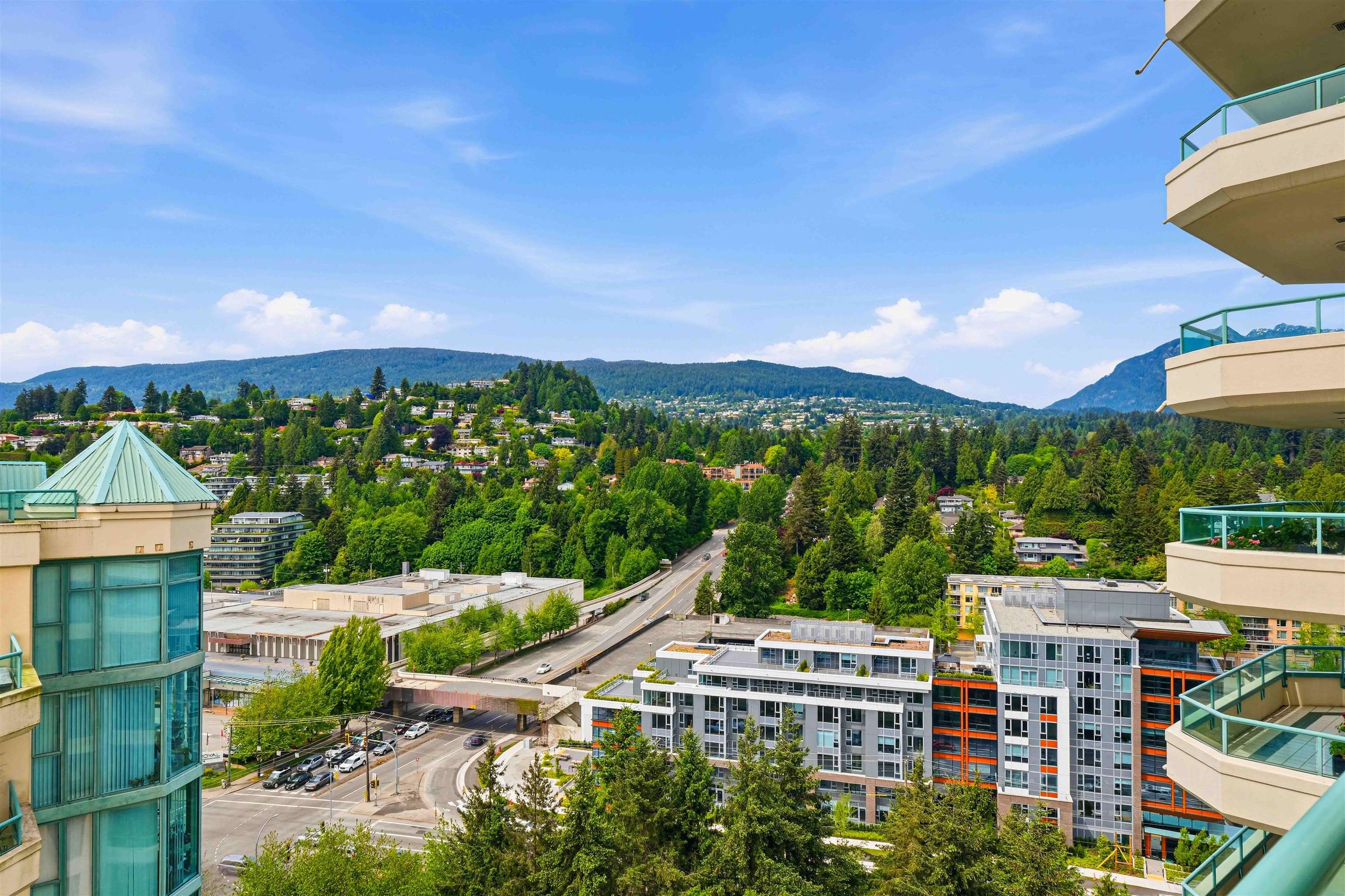 18D 338 TAYLOR WAY Unit: 18D