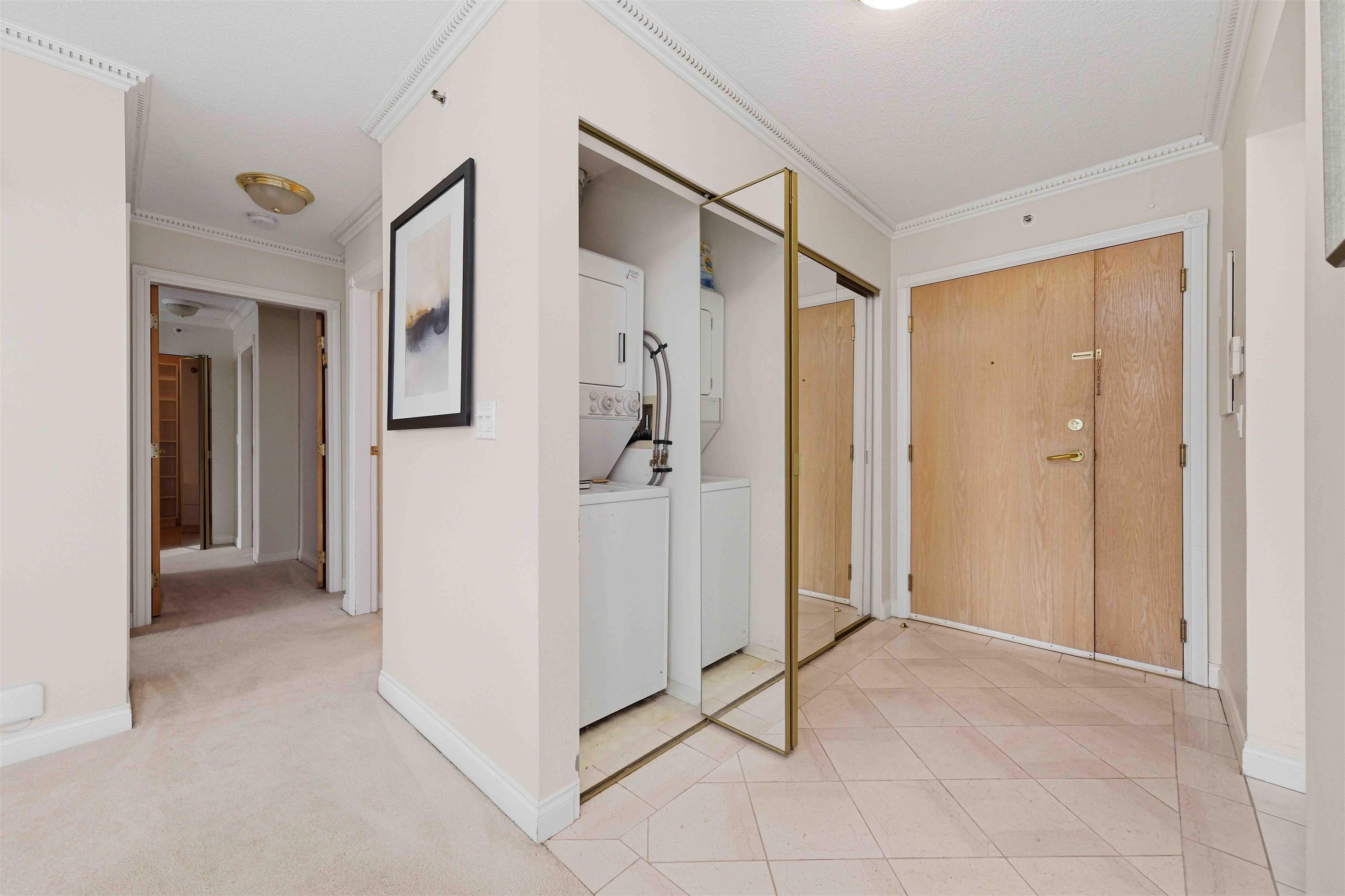 18D 338 TAYLOR WAY Unit: 18D