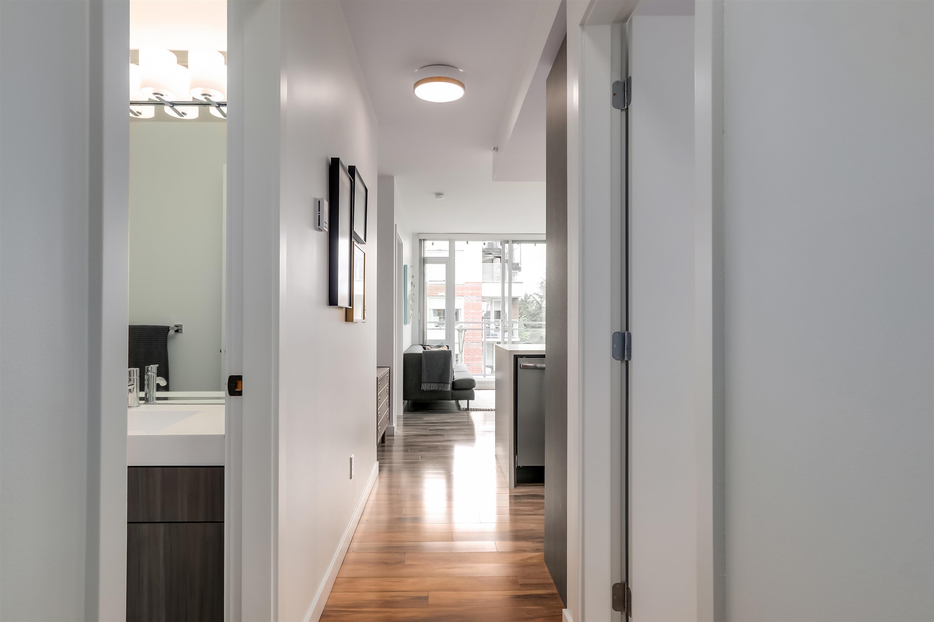 607 289 E 6 AVENUE Unit: 607
