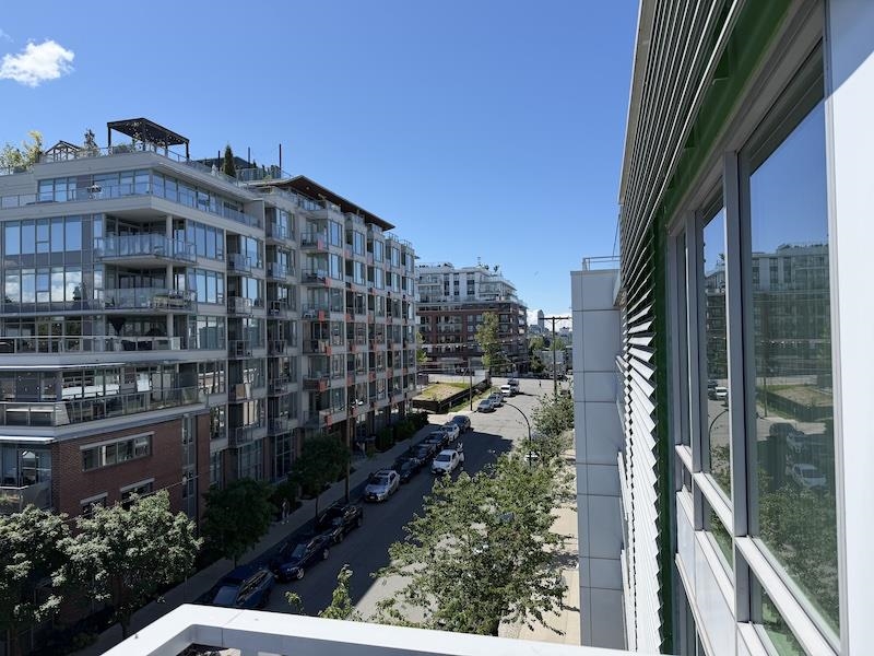 607 289 E 6 AVENUE Unit: 607