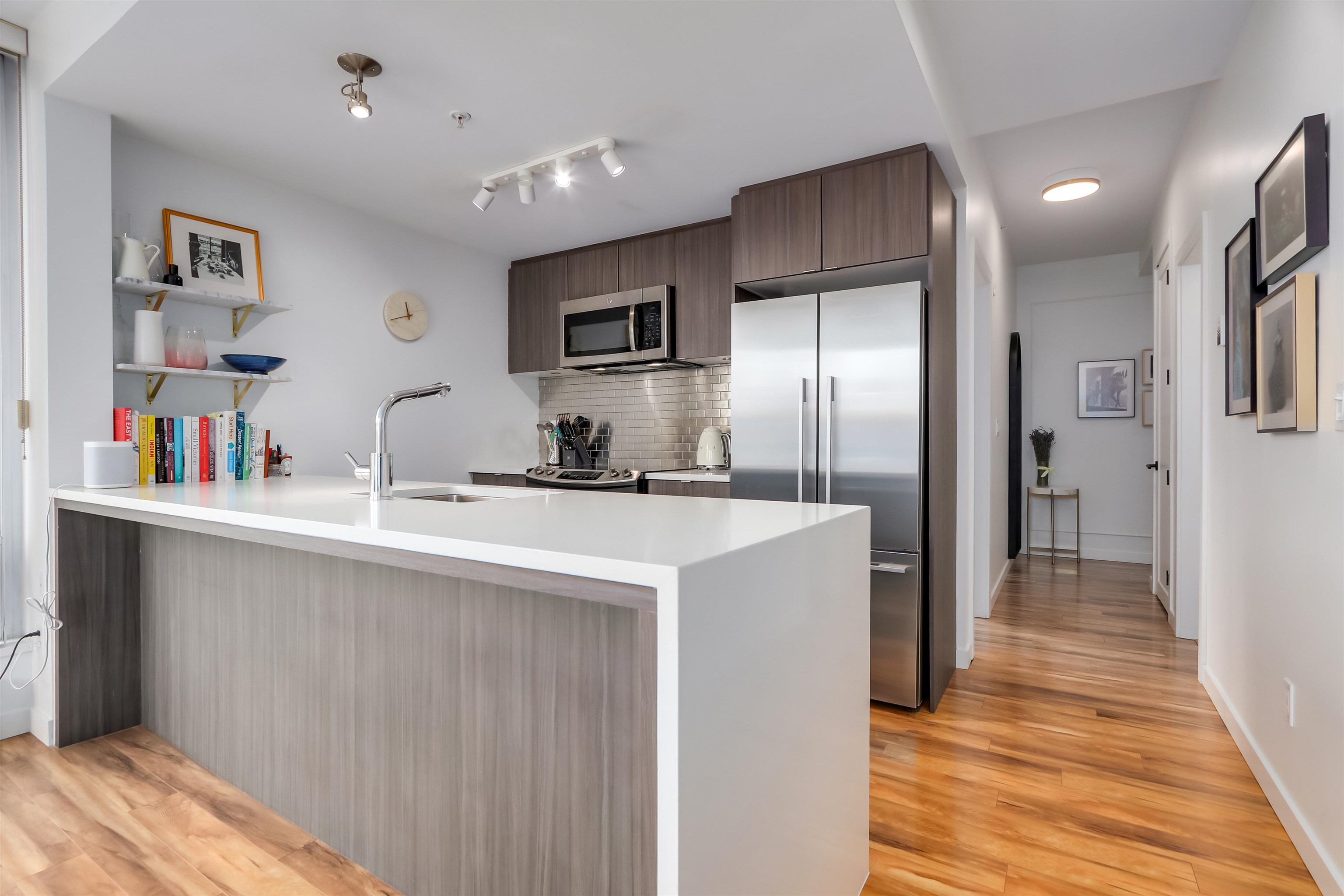 607 289 E 6 AVENUE Unit: 607