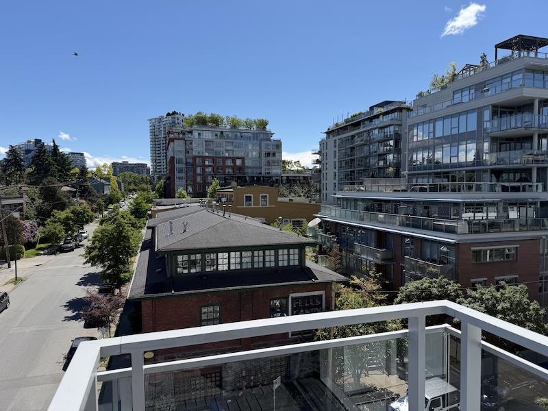 607 289 E 6 AVENUE Unit: 607