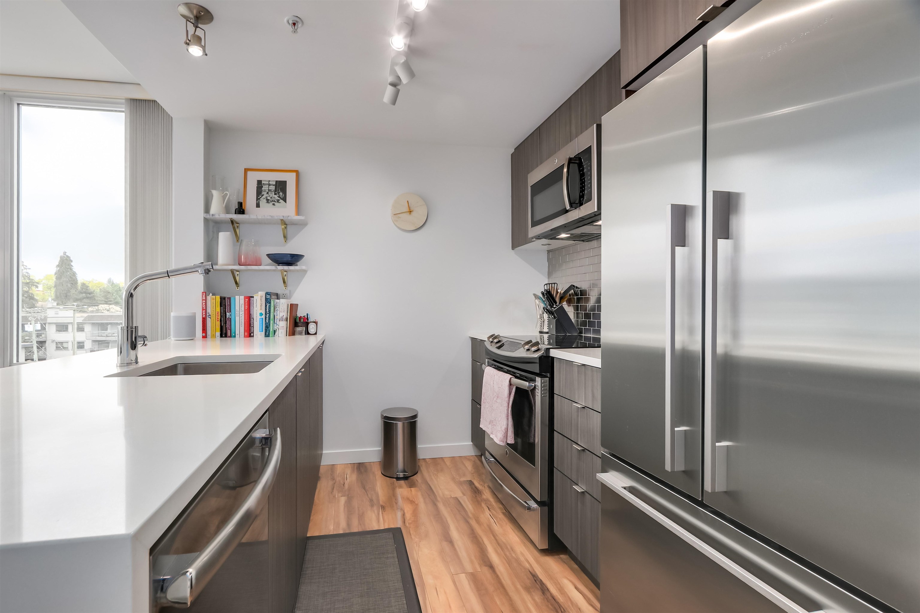607 289 E 6 AVENUE Unit: 607