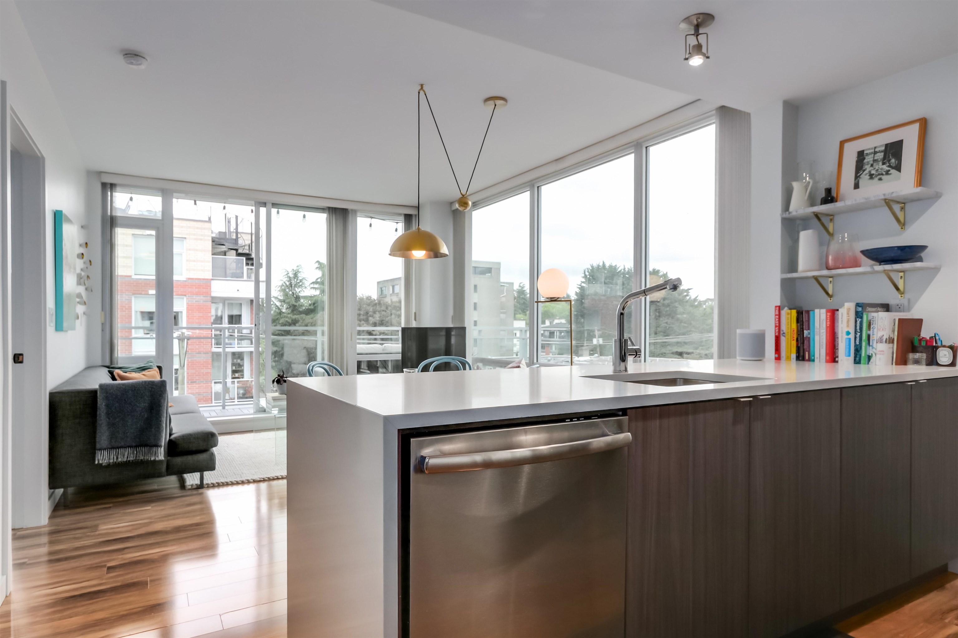 607 289 E 6 AVENUE Unit: 607