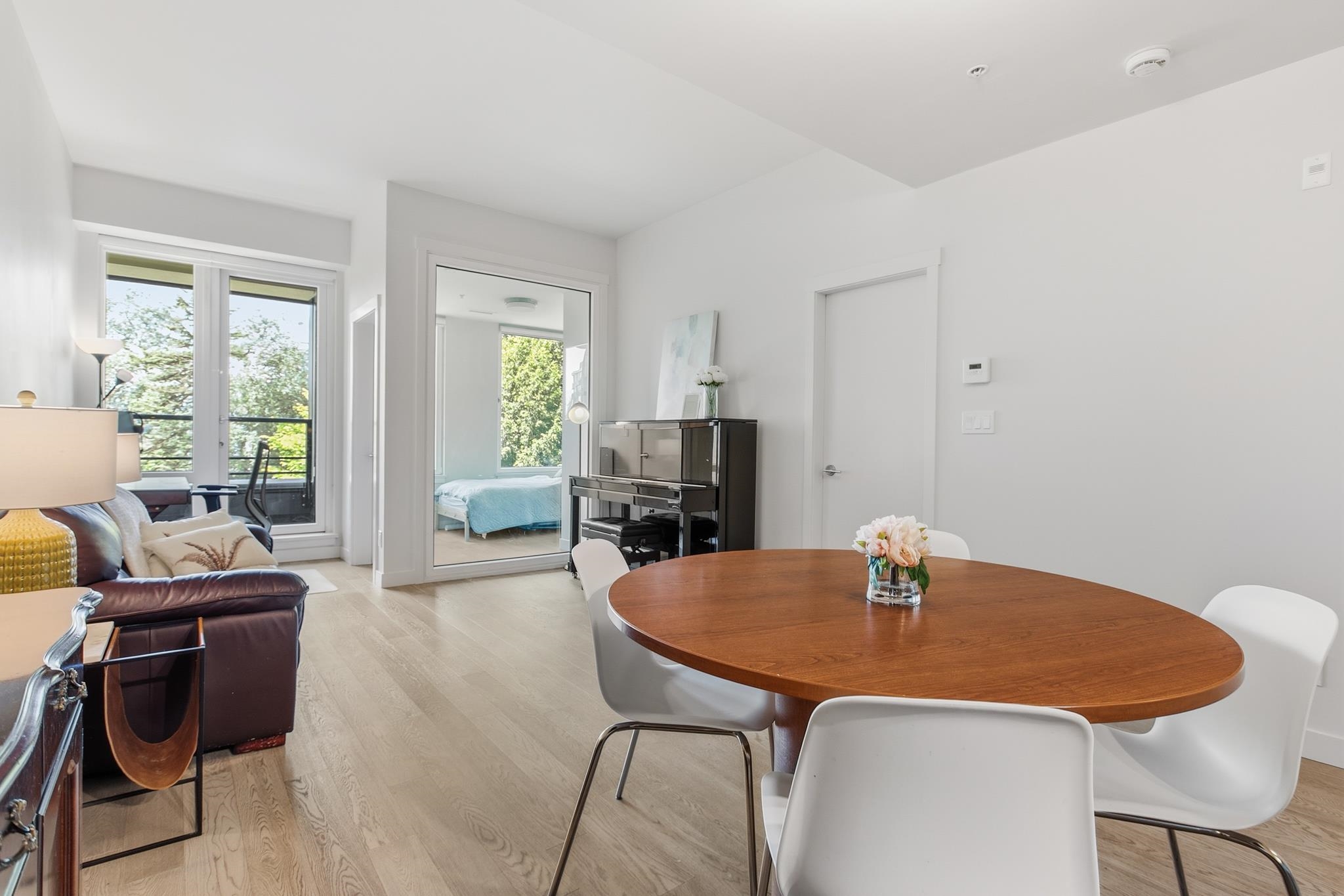307 4488 CAMBIE STREET Unit: 307
