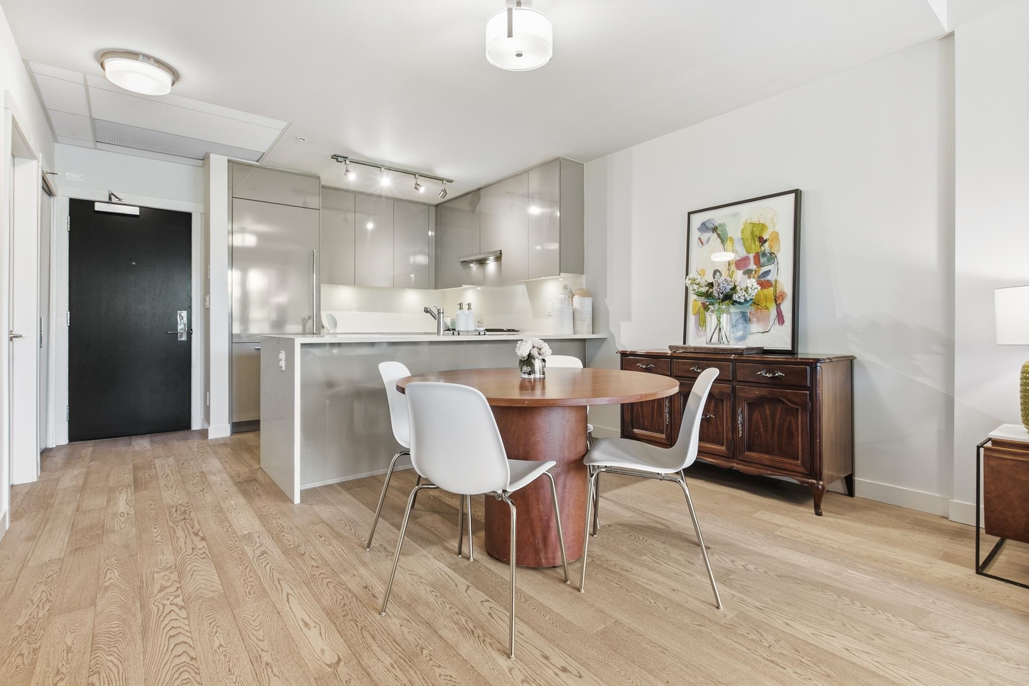 307 4488 CAMBIE STREET Unit: 307