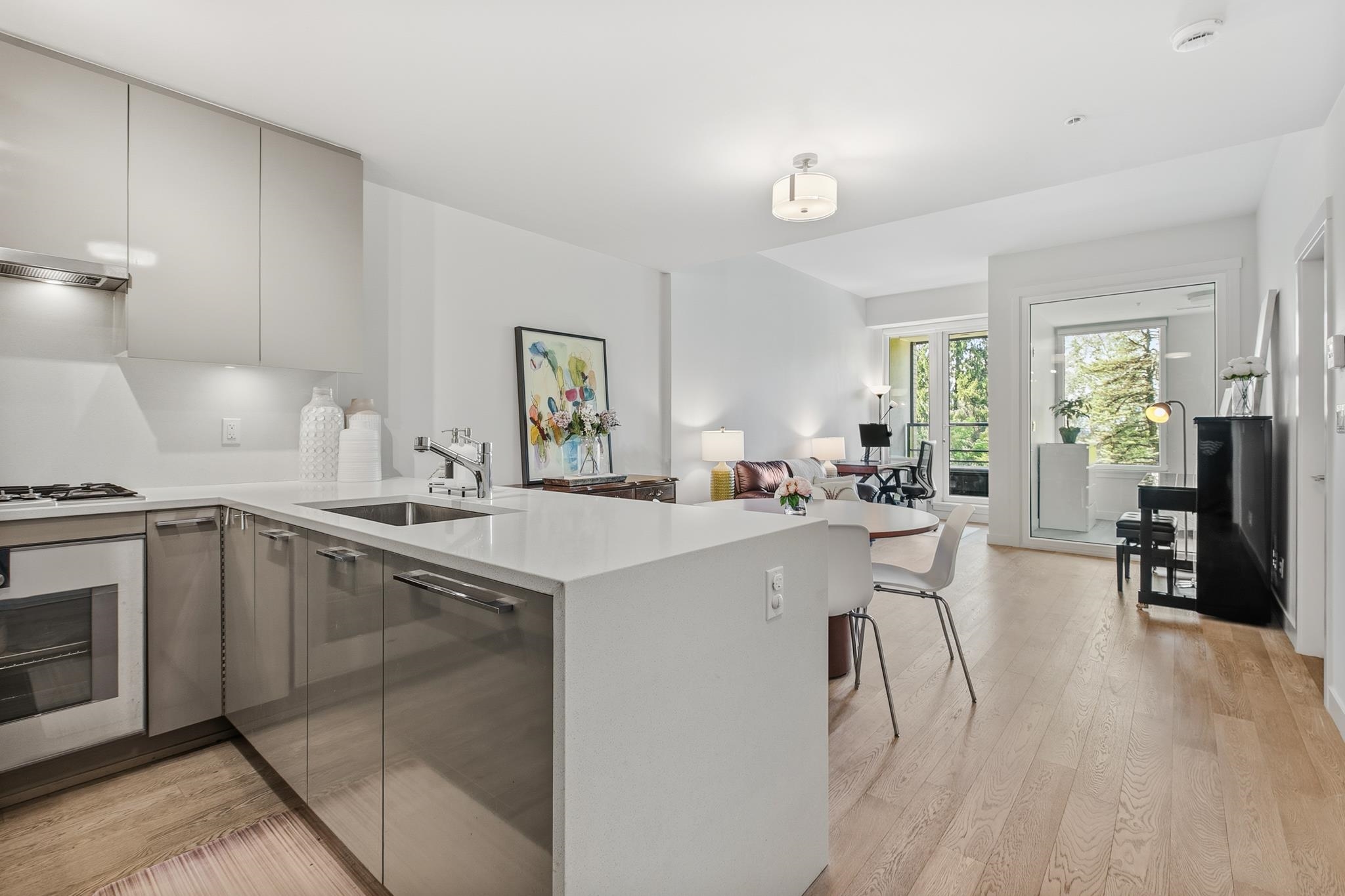 307 4488 CAMBIE STREET Unit: 307