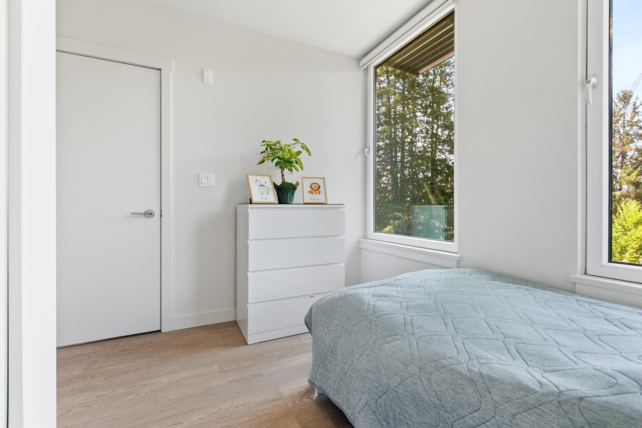 307 4488 CAMBIE STREET Unit: 307