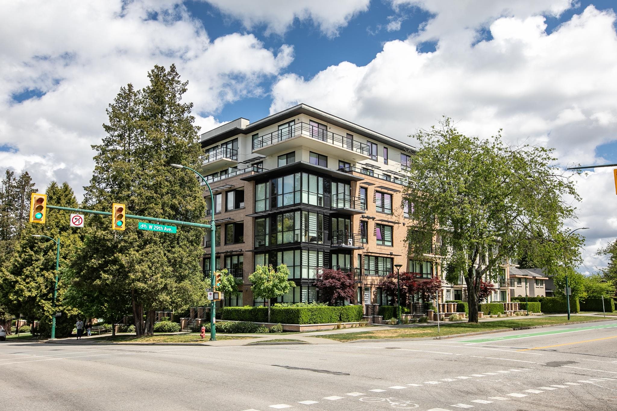 307 4488 CAMBIE STREET Unit: 307