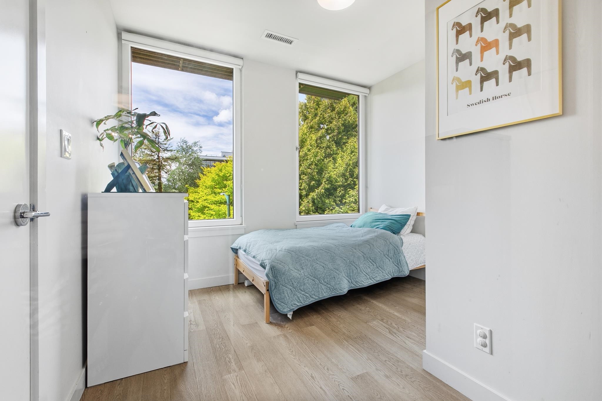 307 4488 CAMBIE STREET Unit: 307