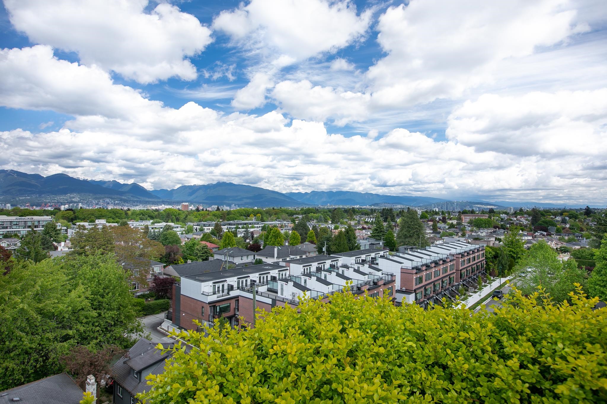 307 4488 CAMBIE STREET Unit: 307
