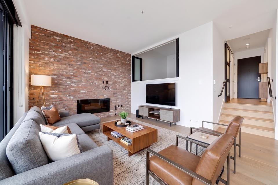 313 220 SALTER STREET Unit: 313