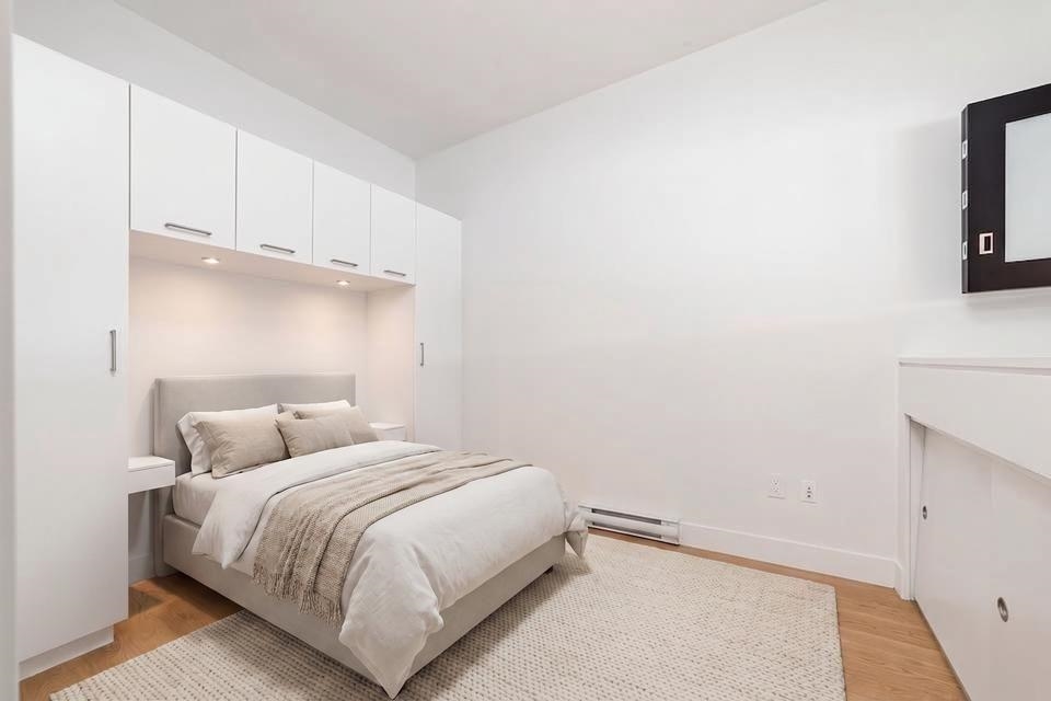 313 220 SALTER STREET Unit: 313