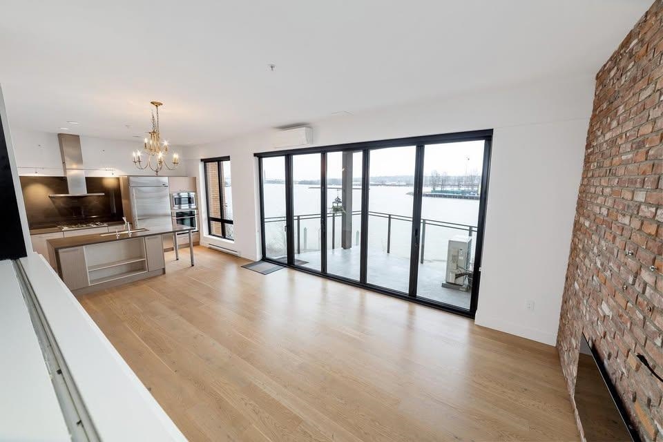 313 220 SALTER STREET Unit: 313