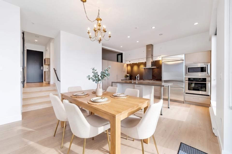 313 220 SALTER STREET Unit: 313