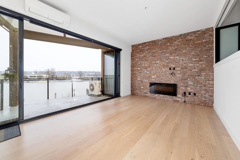 313 220 SALTER STREET Unit: 313